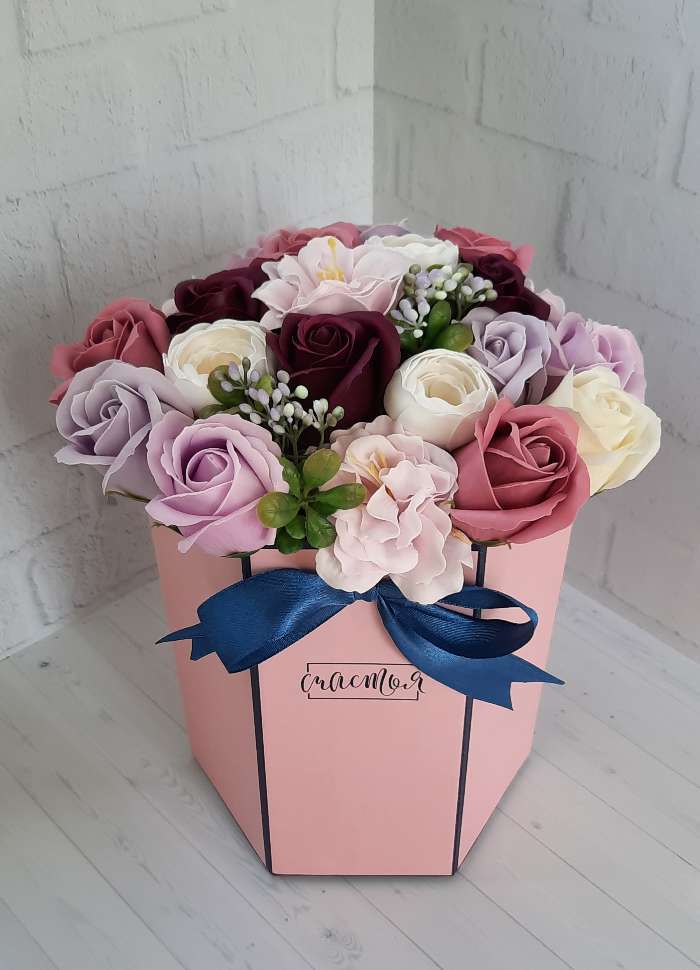 Фотография покупателя товара Коробка складная шестигранник «Пудровый розовый», 17 × 14,8 × 19,5 см - Фото 7