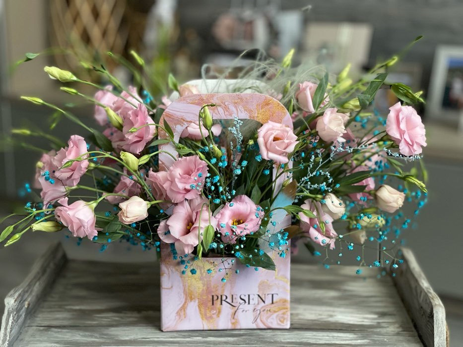 Фотография покупателя товара Коробка-переноска для цветов «Мрамор», 17 × 12 × 32 см - Фото 4