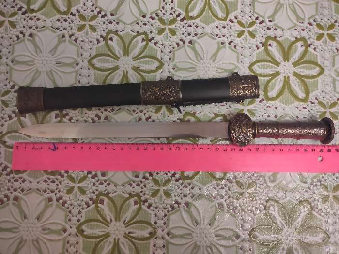 Фотография покупателя товара Сувенирный меч, рукоять резной металл, старое золото, ножны черн+3вставки, 40 см - Фото 1