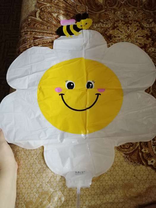 Фотография покупателя товара Воздушный шар полимерный 16" «Ромашка белая с пчёлкой», для палочки - Фото 5