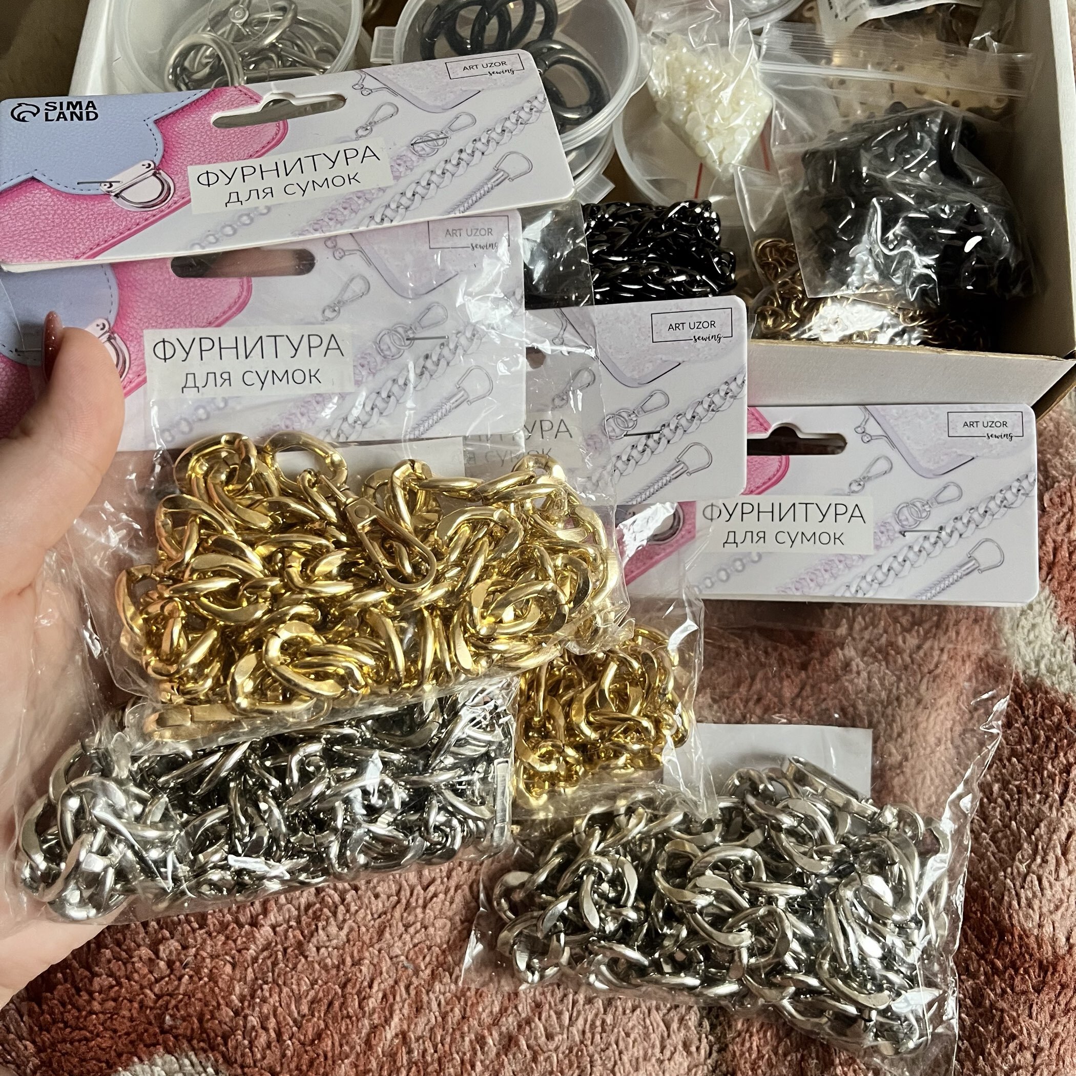 Фотография покупателя товара Цепочка для сумки, с карабинами, металлическая, плоская, 18×13 мм, 120 см, цвет серебряный - Фото 3