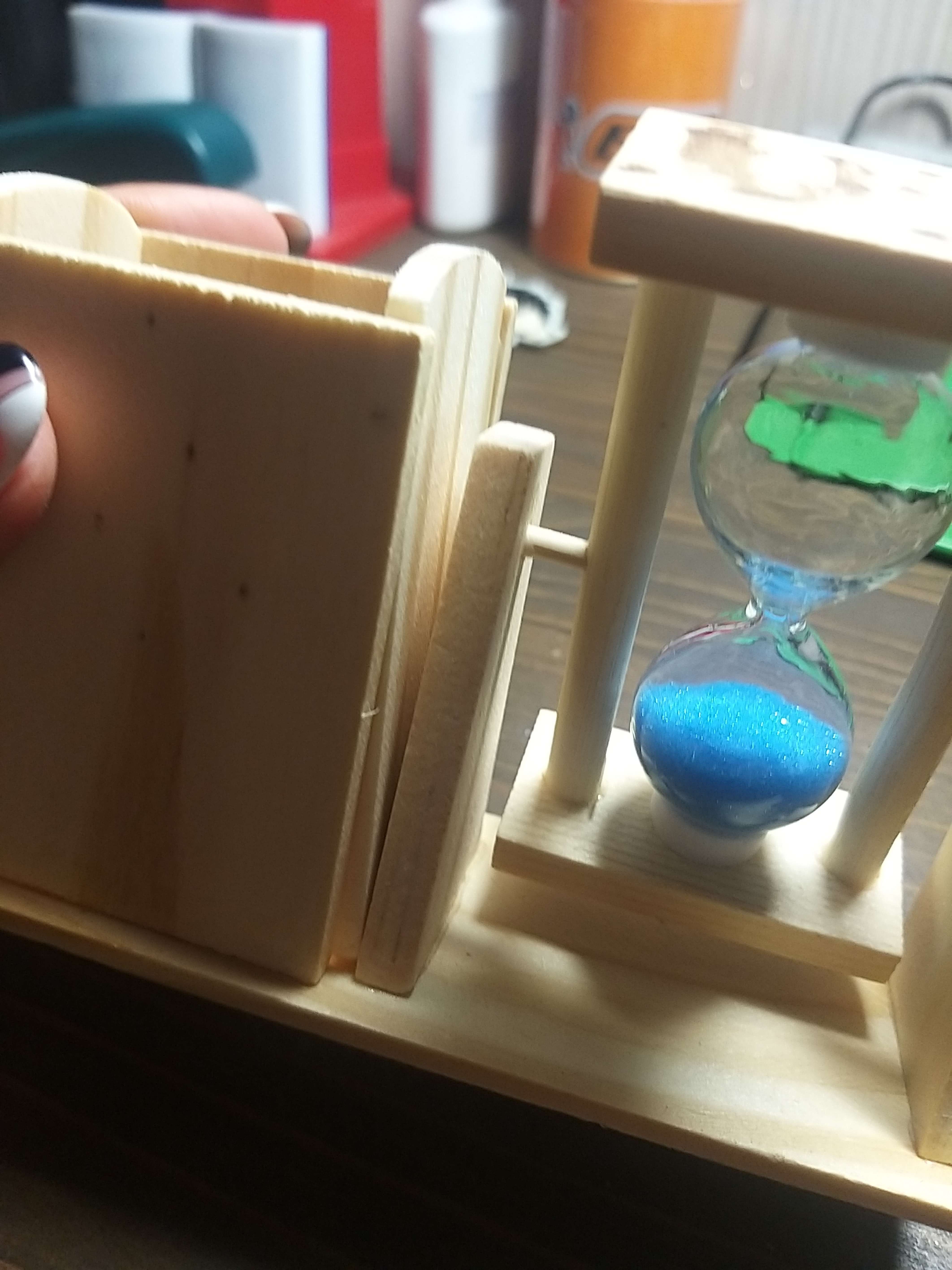 Фотография покупателя товара Песочные часы "Любовь  рисовать", сувенирные, с карандашницей, 9.5 х 13.5 см, микс