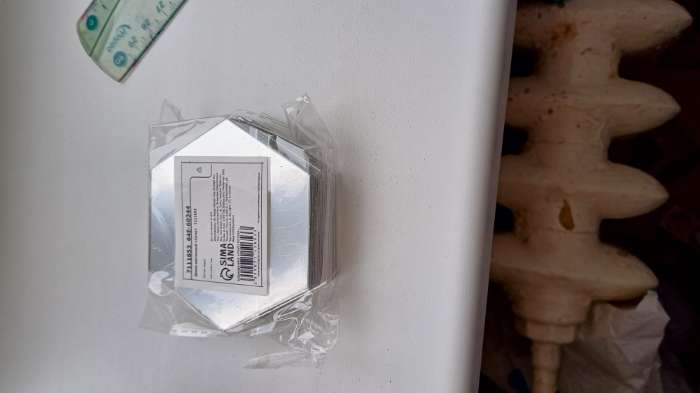 Фотография покупателя товара Зеркало настенное «Соты», на клеевой основе, акриловое, 21 шт., 8×7 см - Фото 5