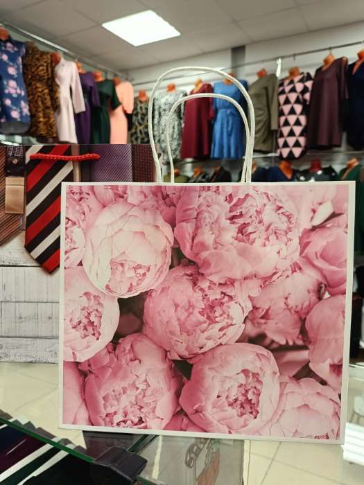 Фотография покупателя товара Пакет подарочный крафтовый, упаковка, You are beautiful, 25×22×12 см - Фото 2