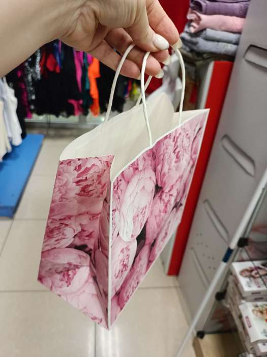 Фотография покупателя товара Пакет подарочный крафтовый, упаковка, You are beautiful, 25×22×12 см - Фото 3