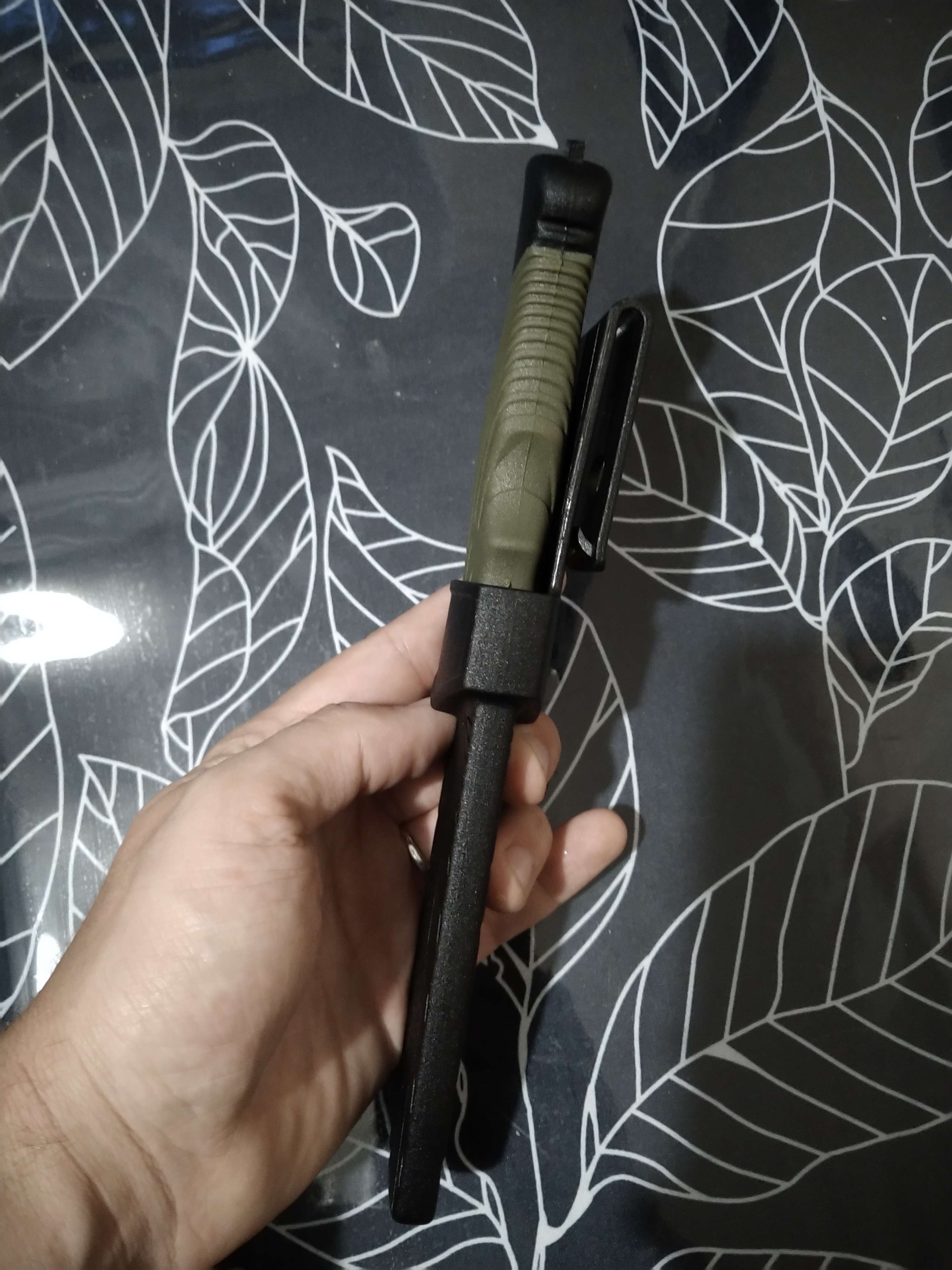 Фотография покупателя товара Нож тактический "Альфа" 23см, клинок 115мм/2,8мм, со стеклобоем, зеленый - Фото 7