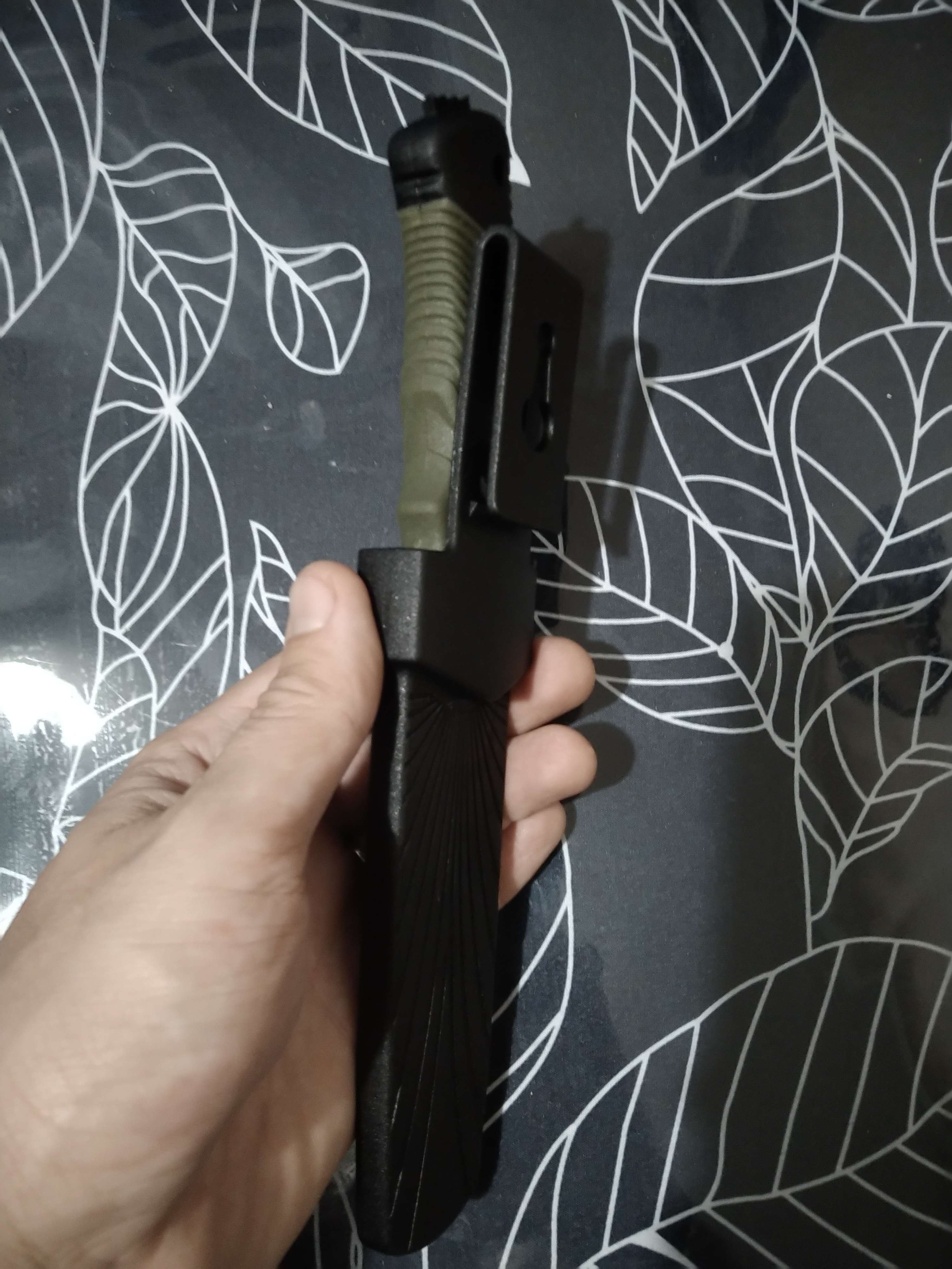Фотография покупателя товара Нож тактический "Альфа" 23см, клинок 115мм/2,8мм, со стеклобоем, зеленый
