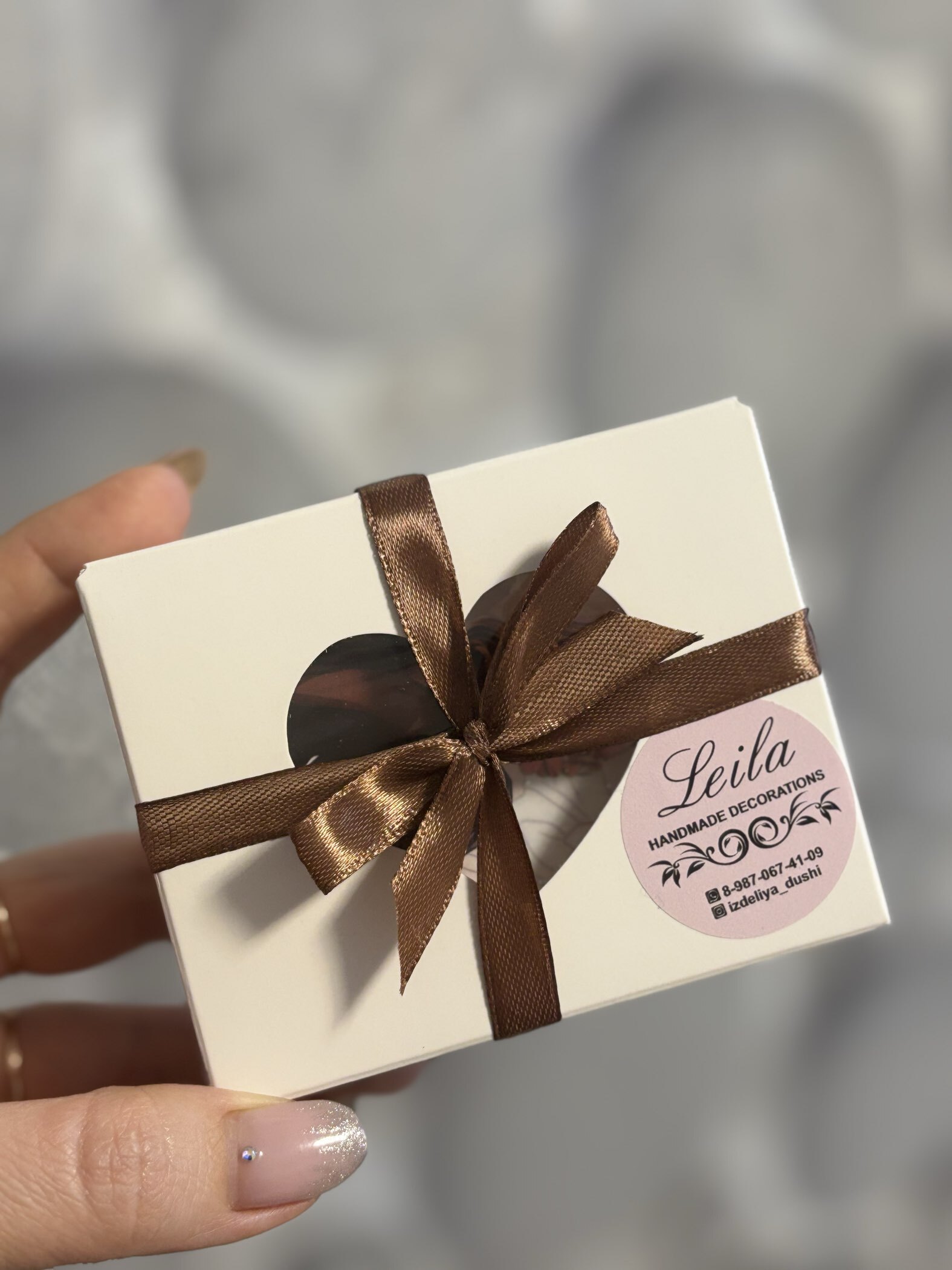 Фотография покупателя товара Коробка складная «Сердца», крафт, с окном, 10×8×3.5 см - Фото 6