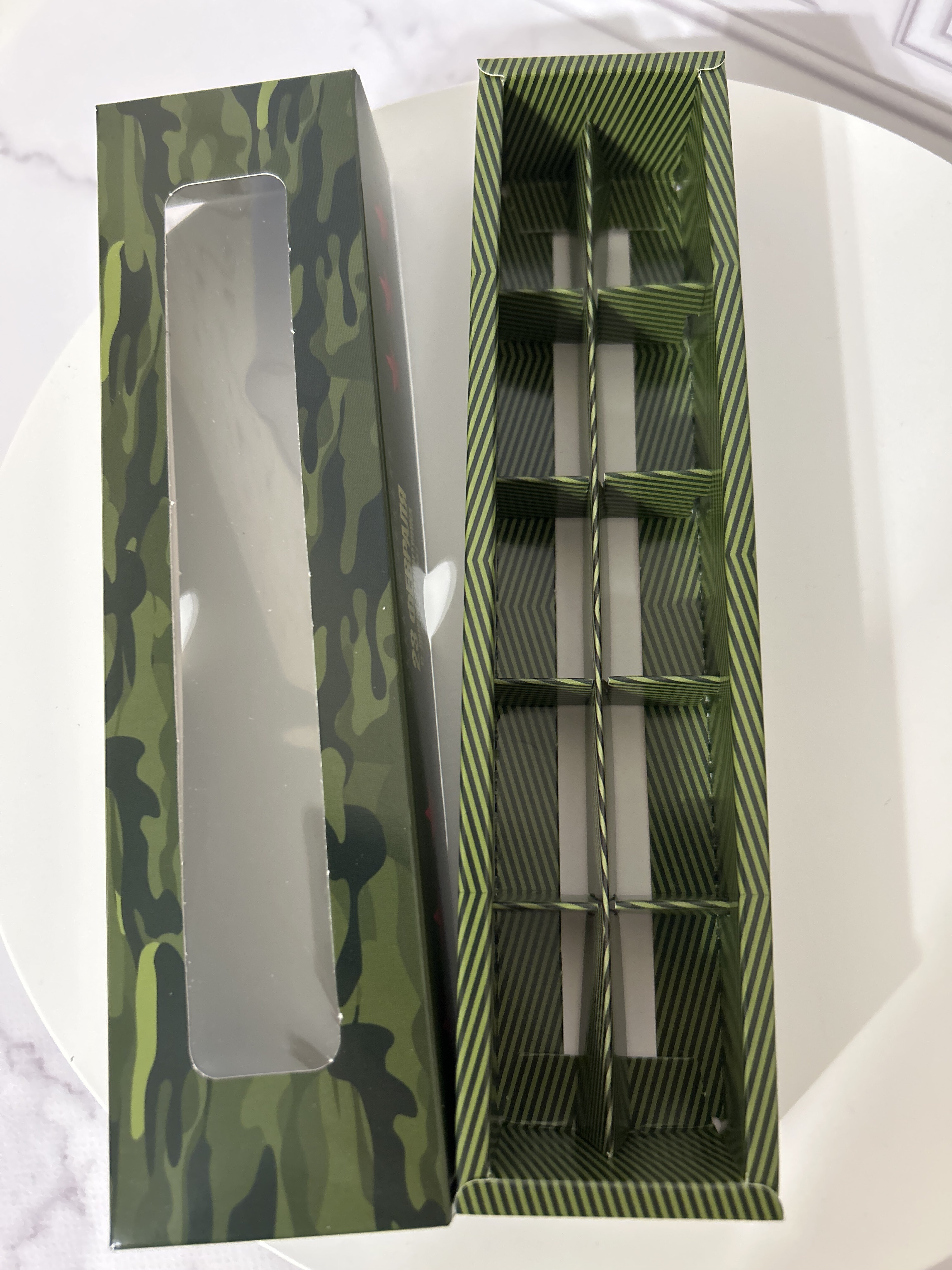 Фотография покупателя товара Коробка для 5 конфет с обечайкой, с окном «23 Февраля», 21×5×3.3 см - Фото 3