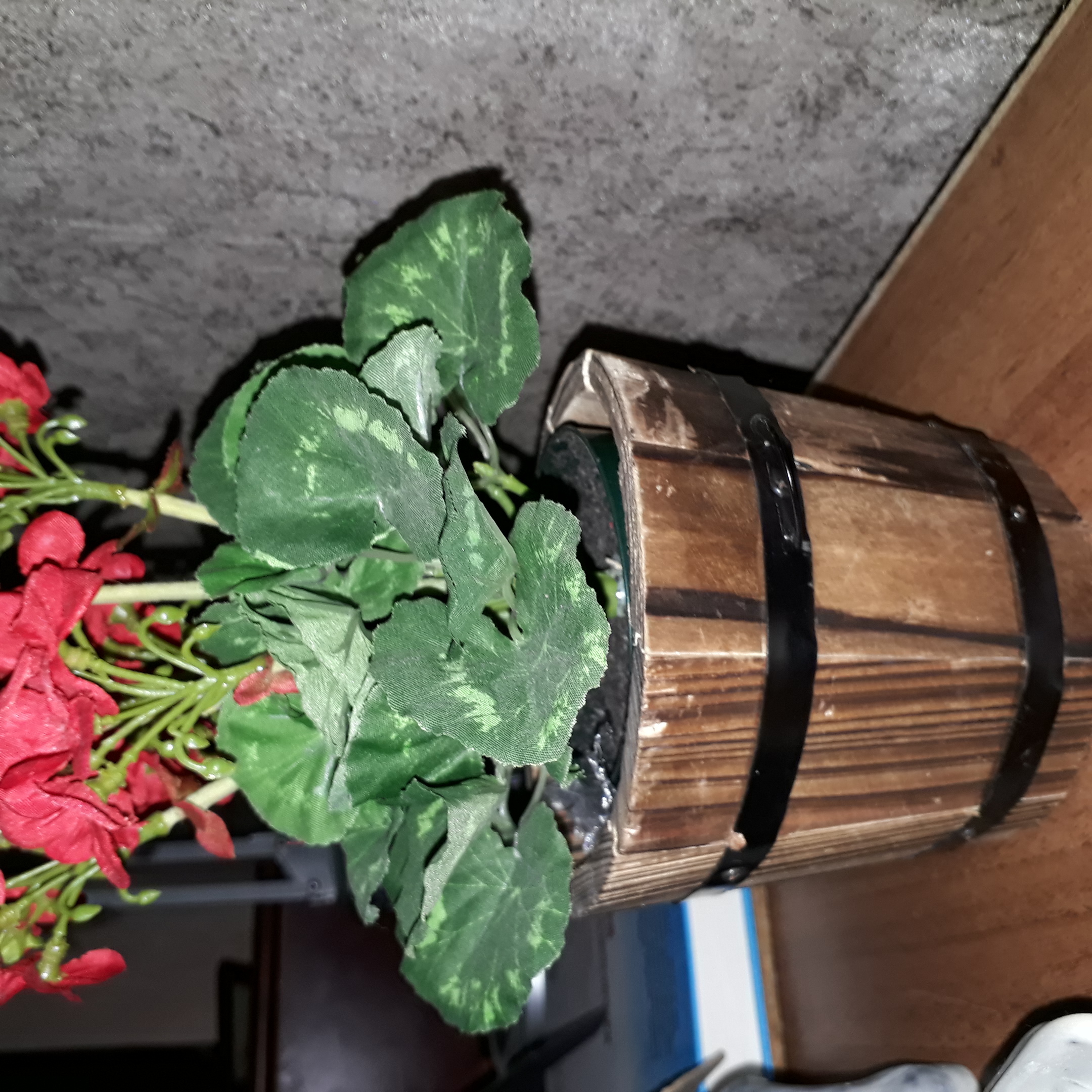 Фотография покупателя товара Набор деревянных кашпо, 6-ти угольных 19х16х13см - Фото 3