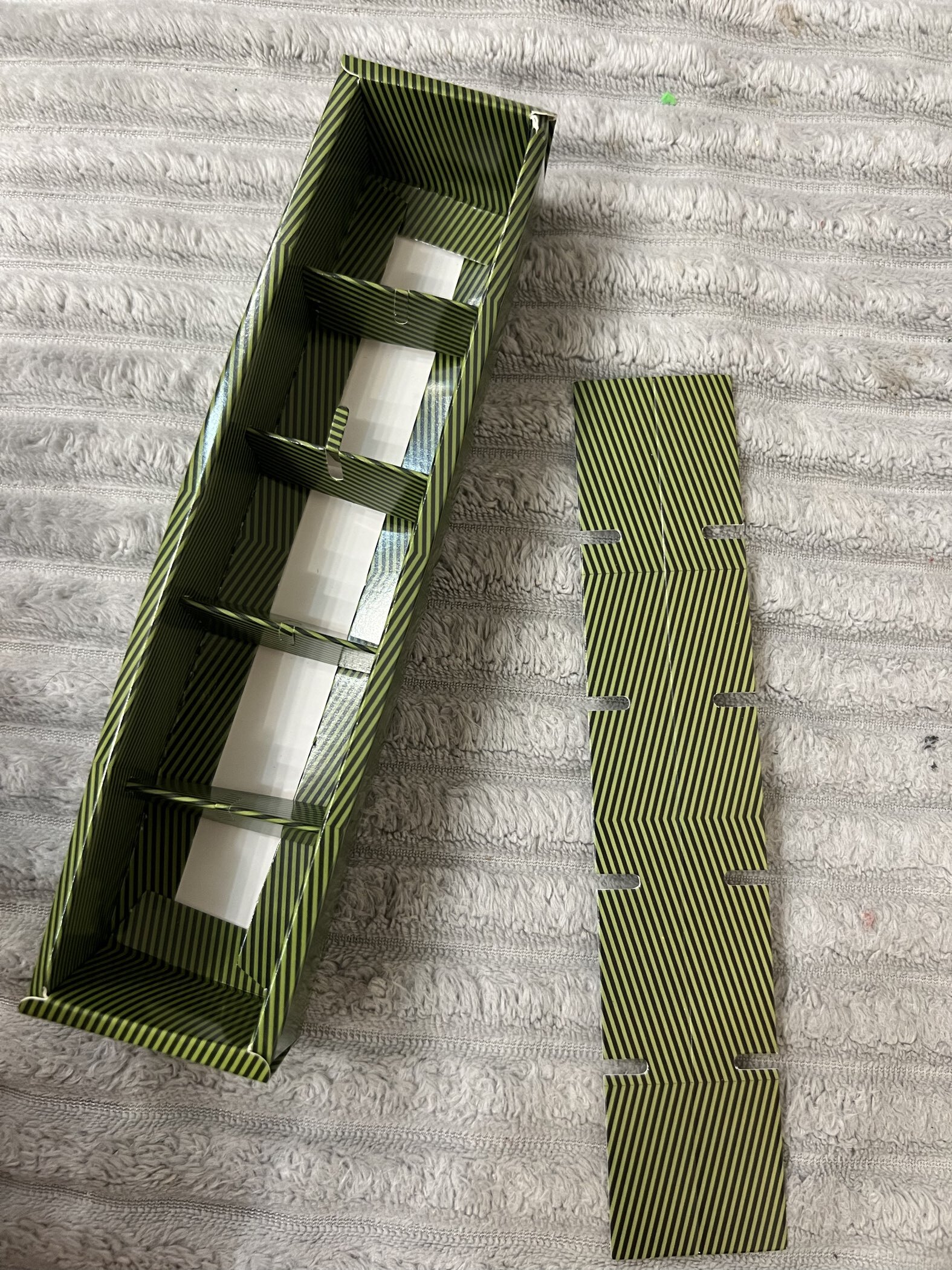 Фотография покупателя товара Коробка для 5 конфет с обечайкой, с окном «23 Февраля», 21×5×3.3 см - Фото 4