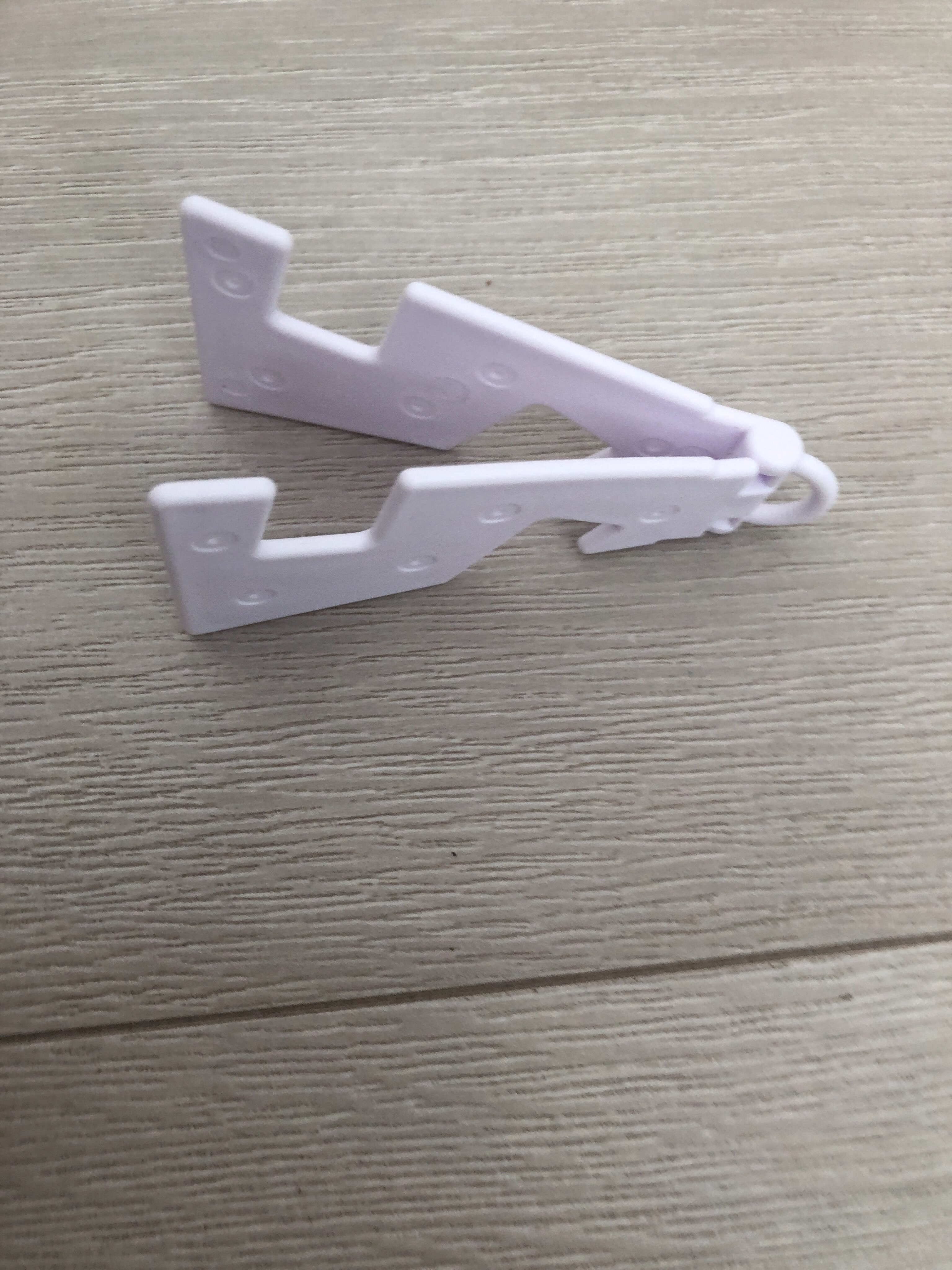 Фотография покупателя товара Подставка для телефона Luazon, брелок, складная, белая - Фото 2