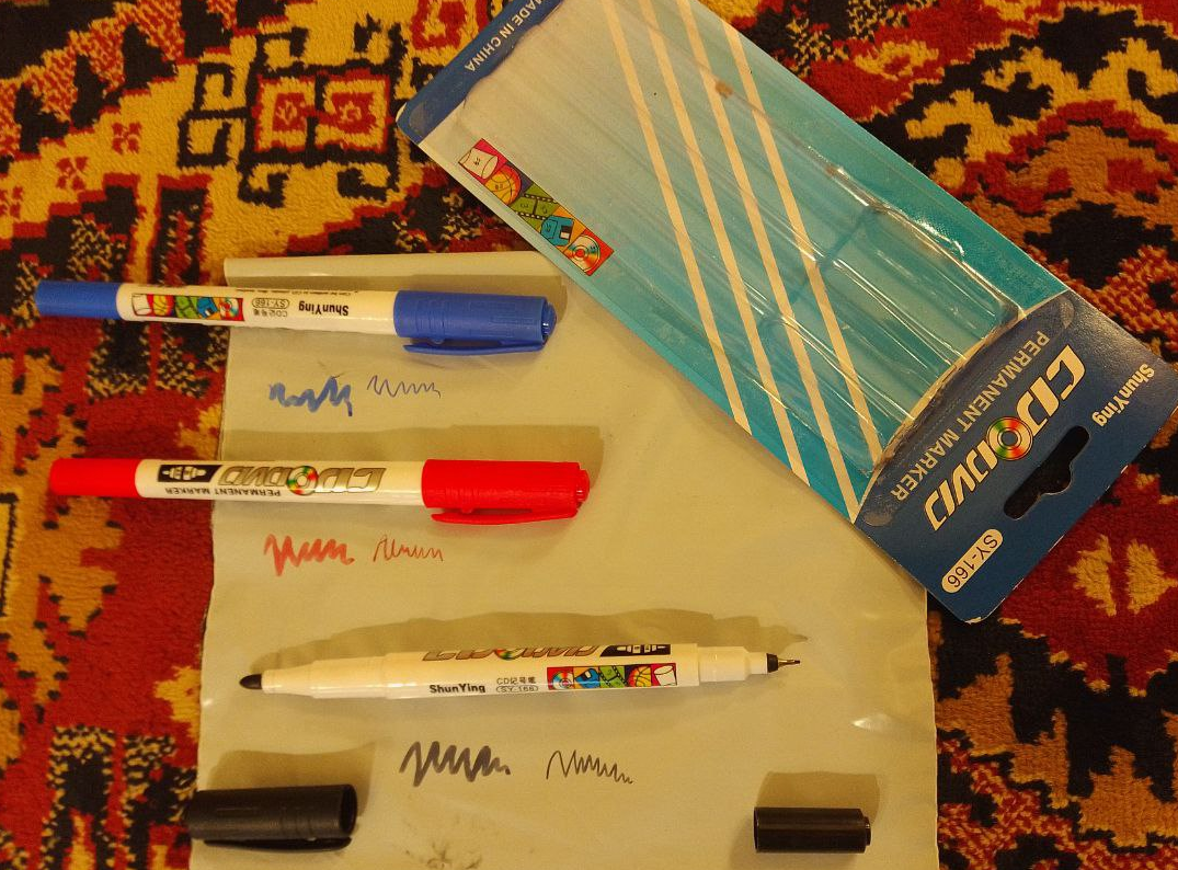 Фотография покупателя товара Набор маркеров для CD/DVD двусторонних 3 цвета 0,7/2 мм на блистере (красный, чёрный, синий) - Фото 3