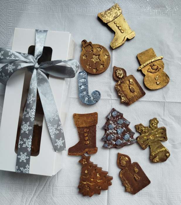 Фотография покупателя товара Форма для кондитерских украшений Доляна «Новый год», 29.3×17.3 см, 12 ячеек, силикон - Фото 2