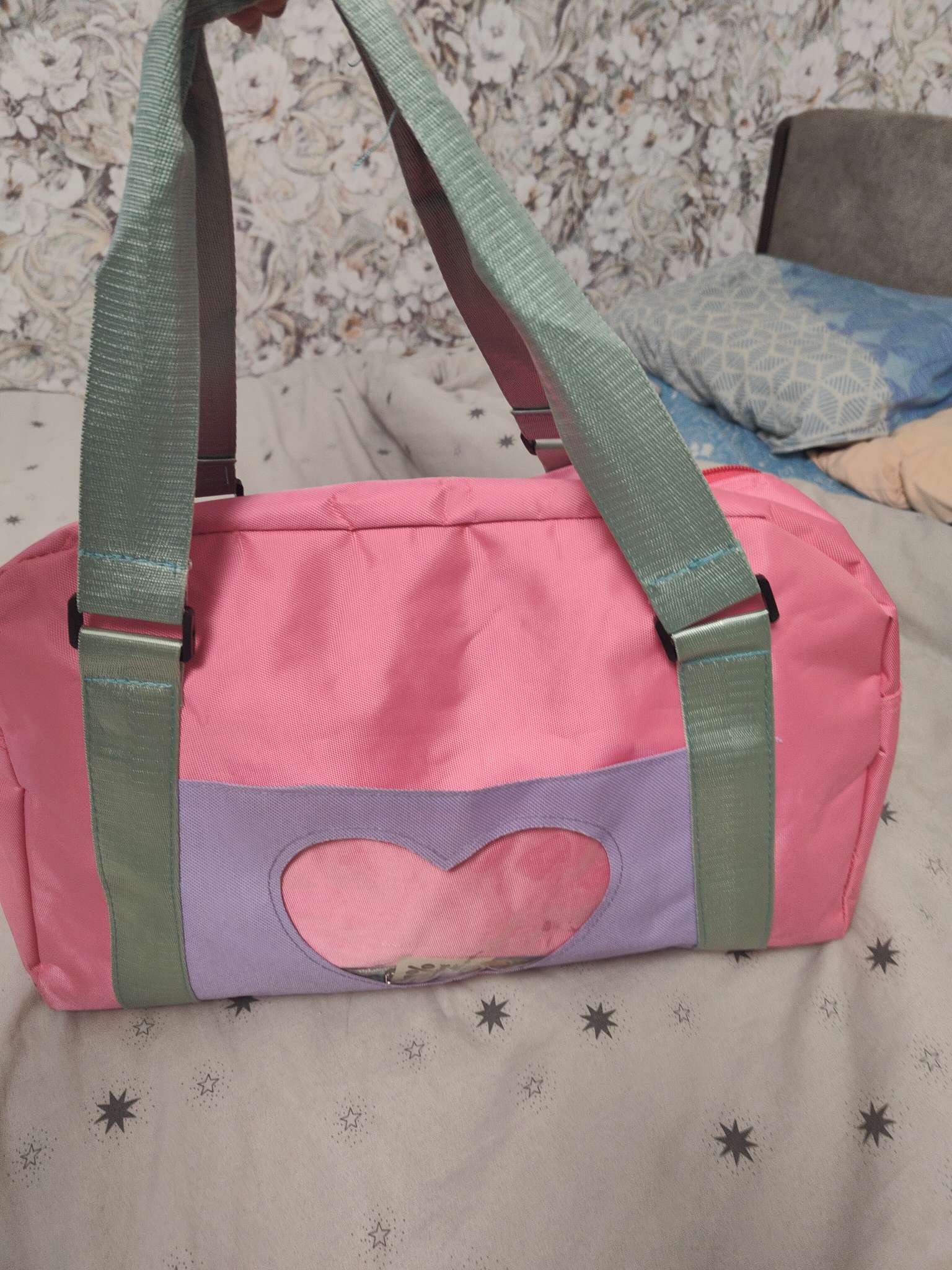 Фотография покупателя товара Сумка детская спортивная для девочки «Сердечко» 40×25×18, на молнии, длинный ремень, розовая - Фото 6