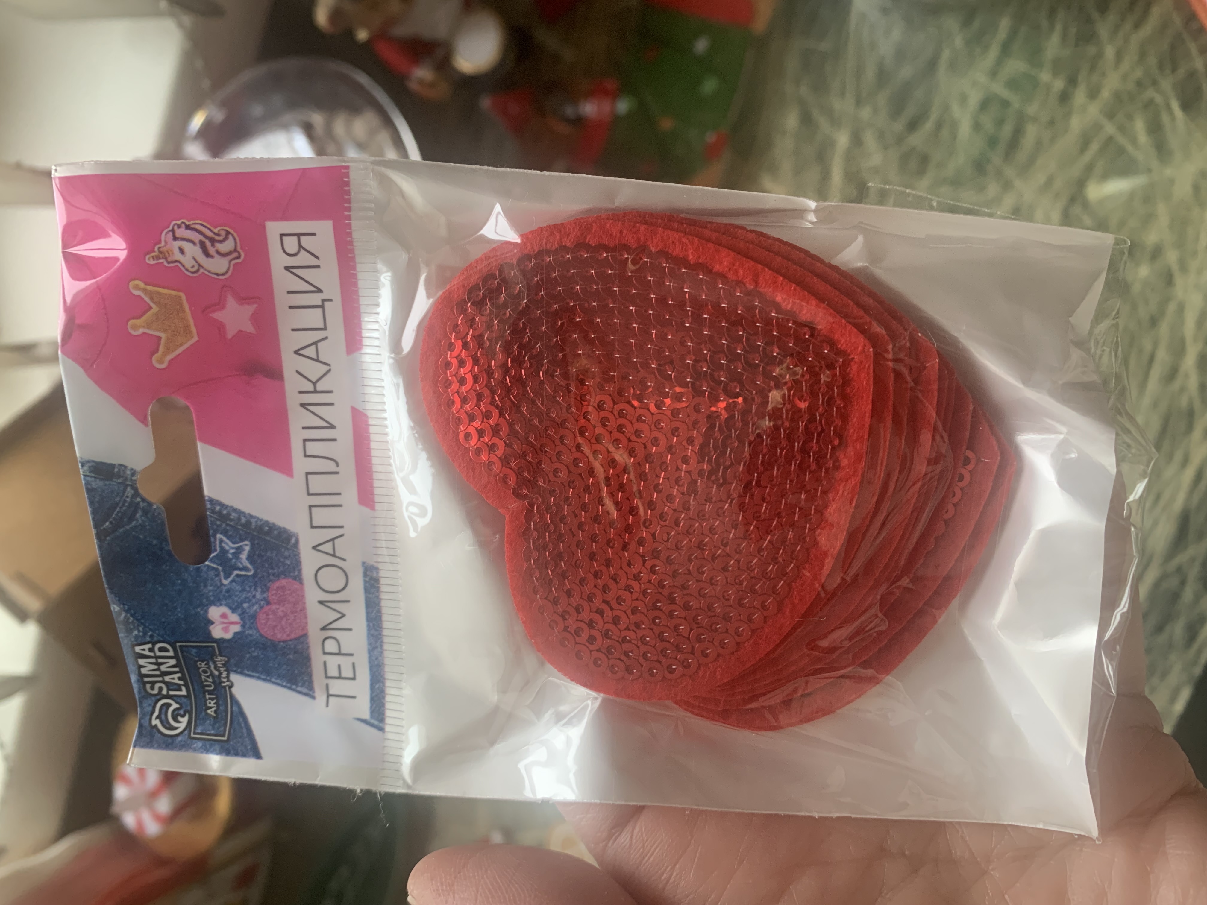 Фотография покупателя товара Термоаппликация «Сердце», с пайетками, 6×5.3 см, красная - Фото 1