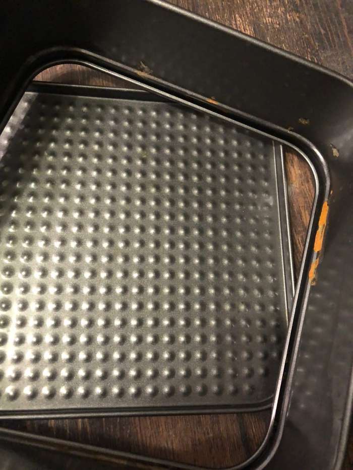 Фотография покупателя товара Форма для выпечки Доляна «Элин. Квадрат», 20×6,5 см, съёмное дно, антипригарное покрытие, цвет чёрный