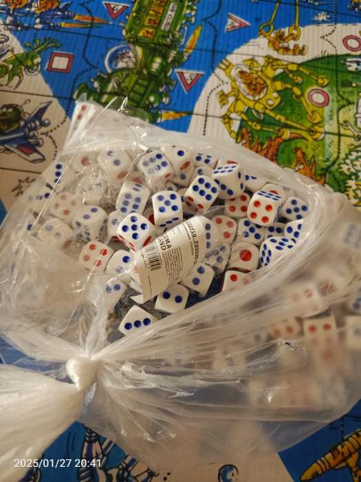 Фотография покупателя товара Кубики игральные, 1.4×1.4 см, фасовка 100 шт. - Фото 1