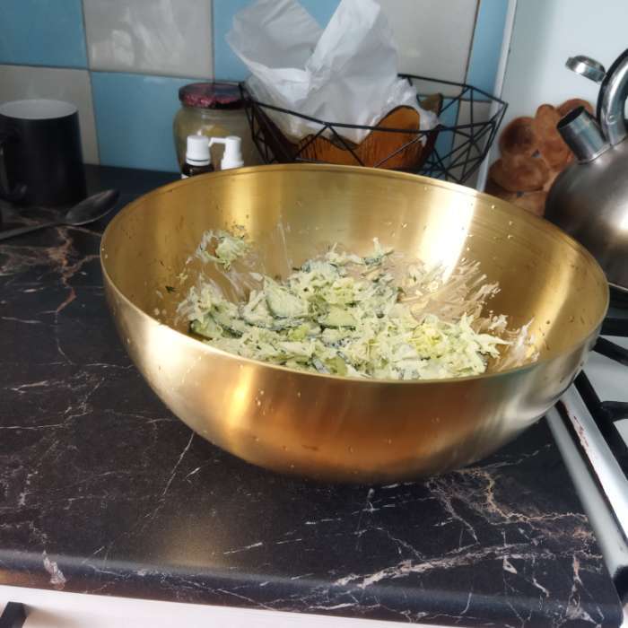 Фотография покупателя товара Миска-салатник Sphere, 3.4 л, d=24 см, нержавеющая сталь, золотая - Фото 2