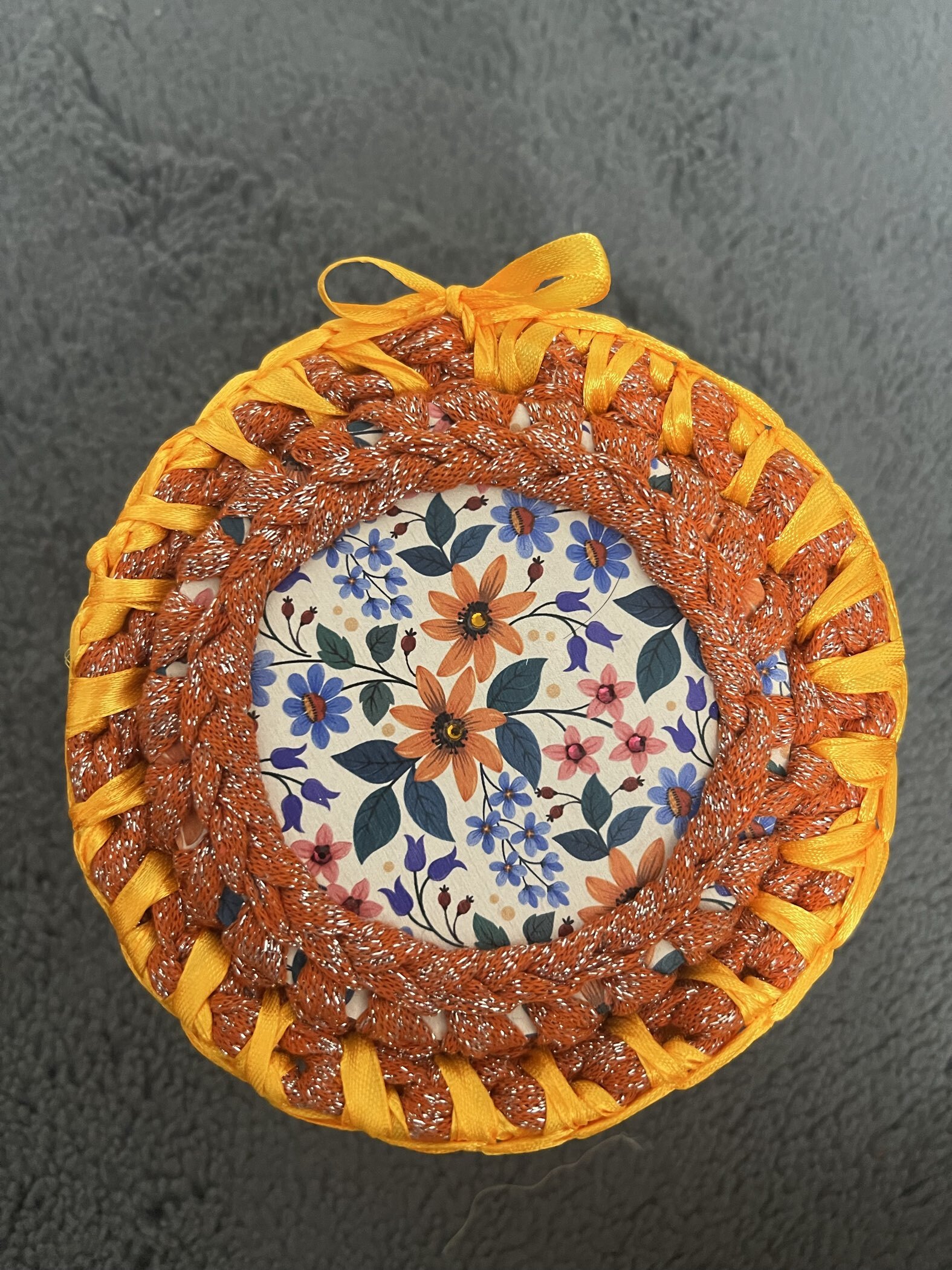 Фотография покупателя товара Трикотажная пряжа "Риббон" с люрексом 85м/170±5 гр (Кофе, люрекс: Серебро) - Фото 4