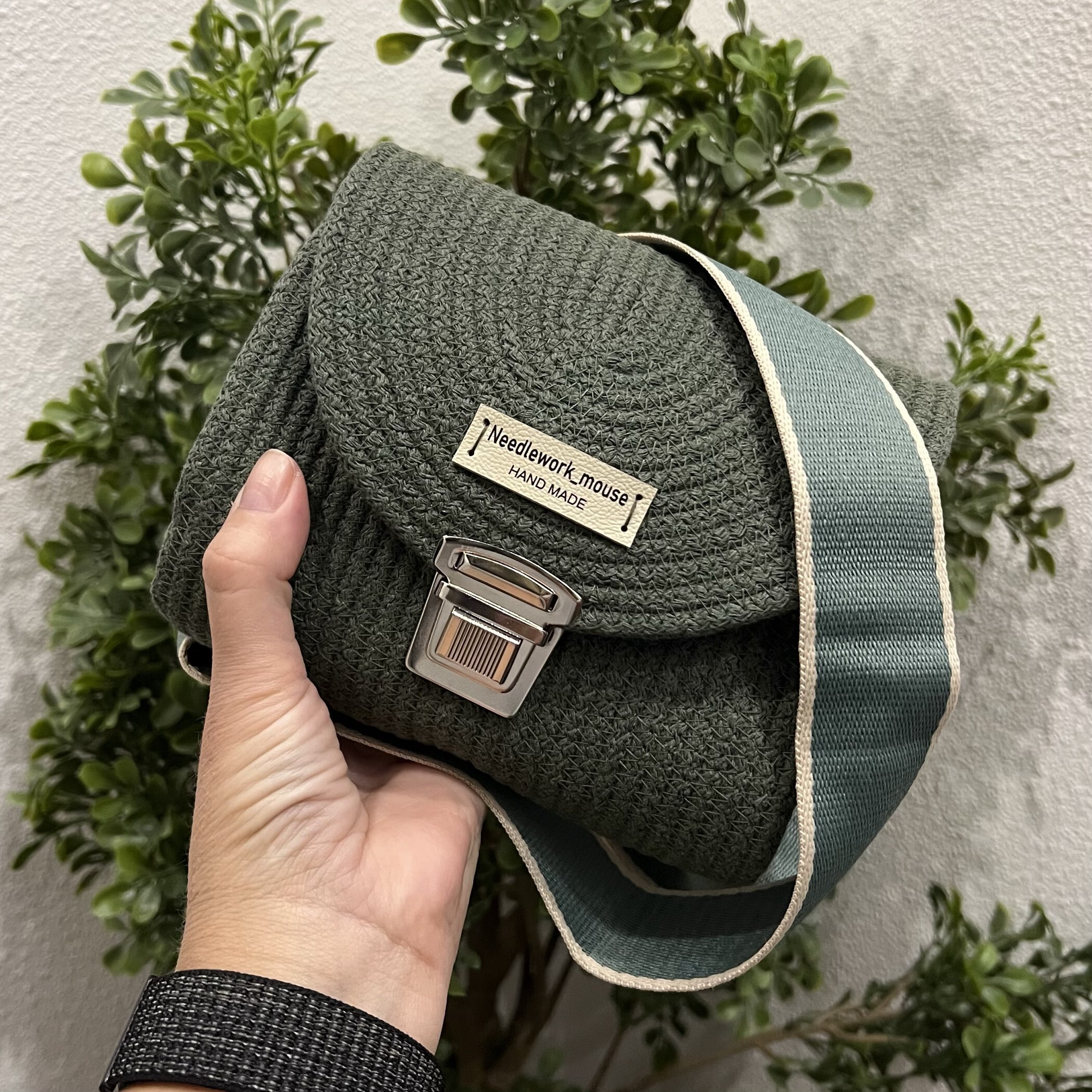 Фотография покупателя товара Застёжка для сумки, 3.5×3.8 см, цвет серебряный - Фото 1