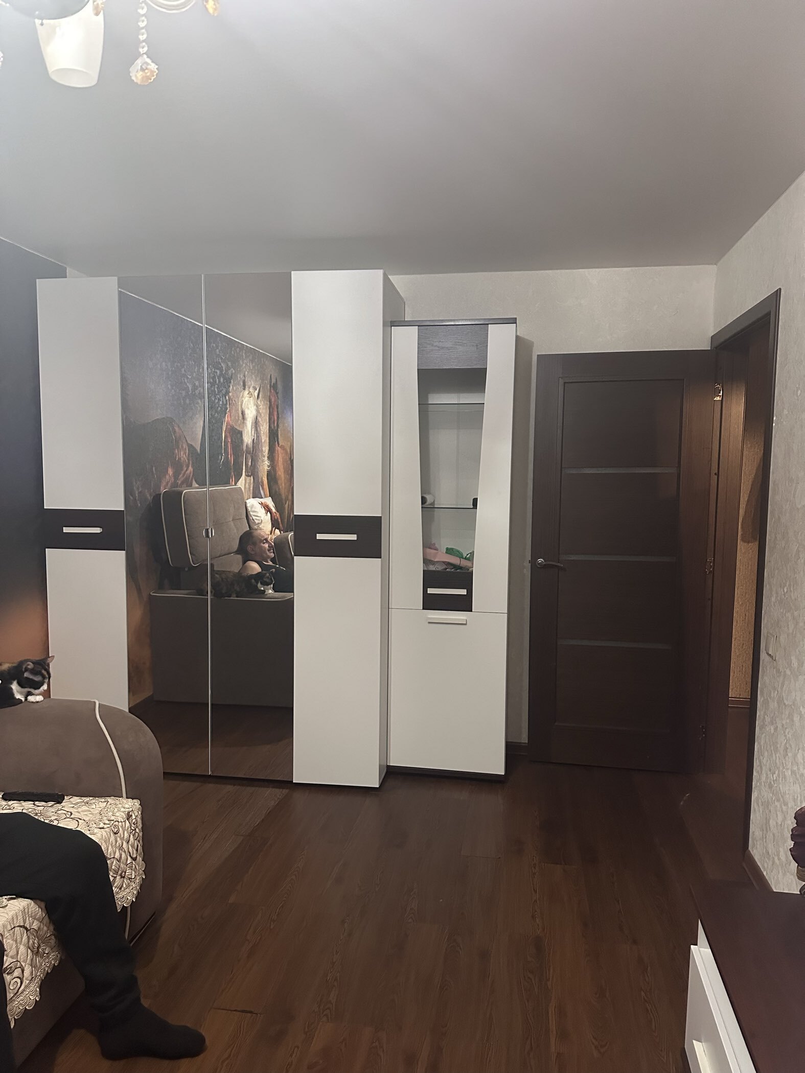 Фотография покупателя товара Шкаф для одежды и белья «Норвуд 555», 1600×583×2300 мм, цвет белый/орех шоколадный - Фото 1