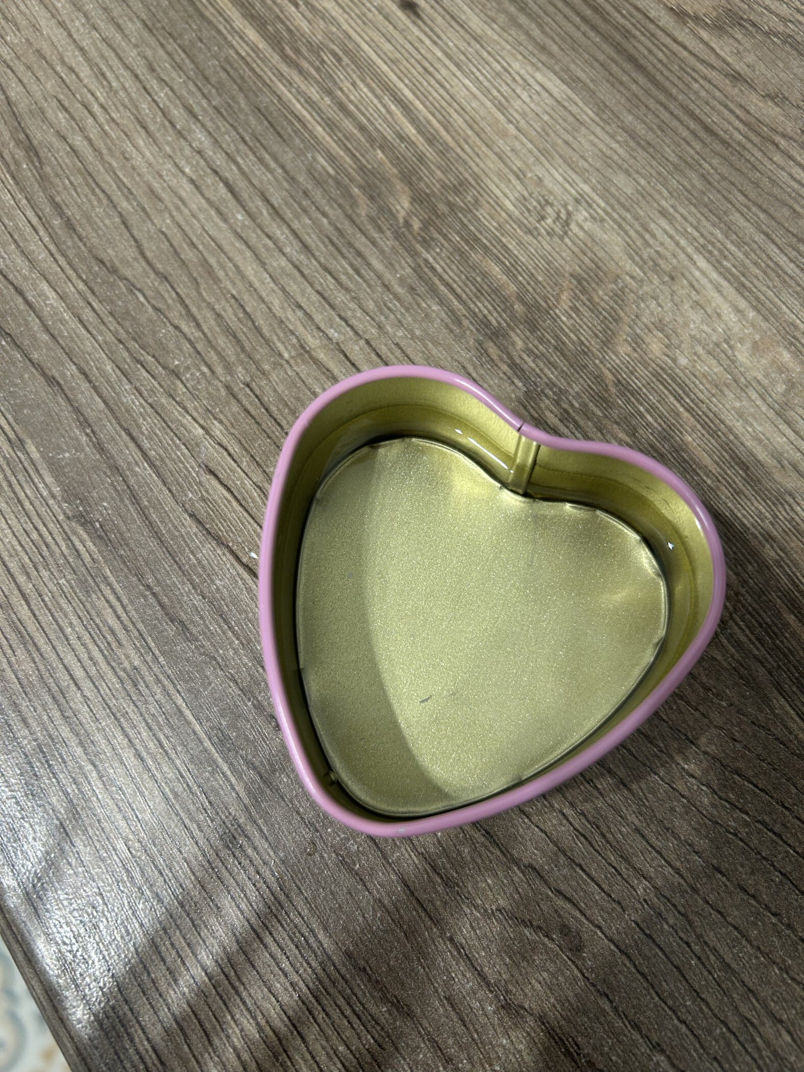 Фотография покупателя товара Банка для свечей с крышкой «Сердце. Глянец», шкатулка металл, розовый, 7×7×3.5 см - Фото 4