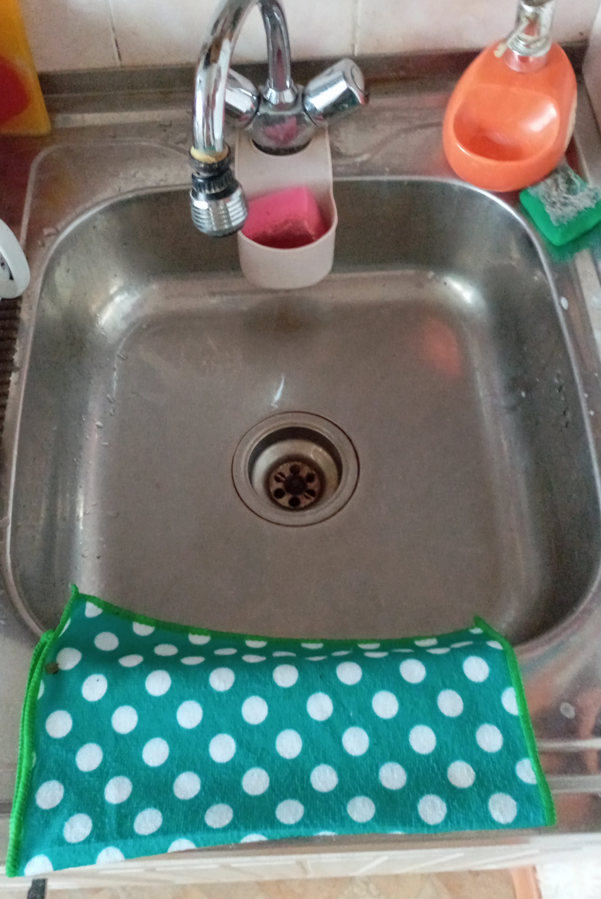 Фотография покупателя товара Салфетка для уборки Доляна «Горошек», микрофибра, 30×30 см, МИКС - Фото 1