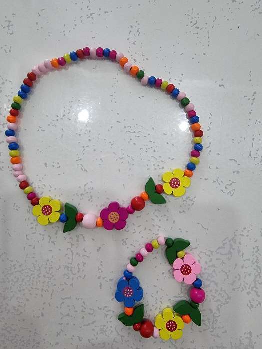Фотография покупателя товара Набор детский «Выбражулька» 2 предмета: бусы, браслет, цветочное настроение, цвет МИКС - Фото 4