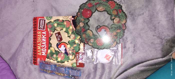 Фотография покупателя товара Алмазная мозаика на новый год с полным заполнением на фигурке. Венок «Снегирь», 20 х 20 см, набор для творчества - Фото 2