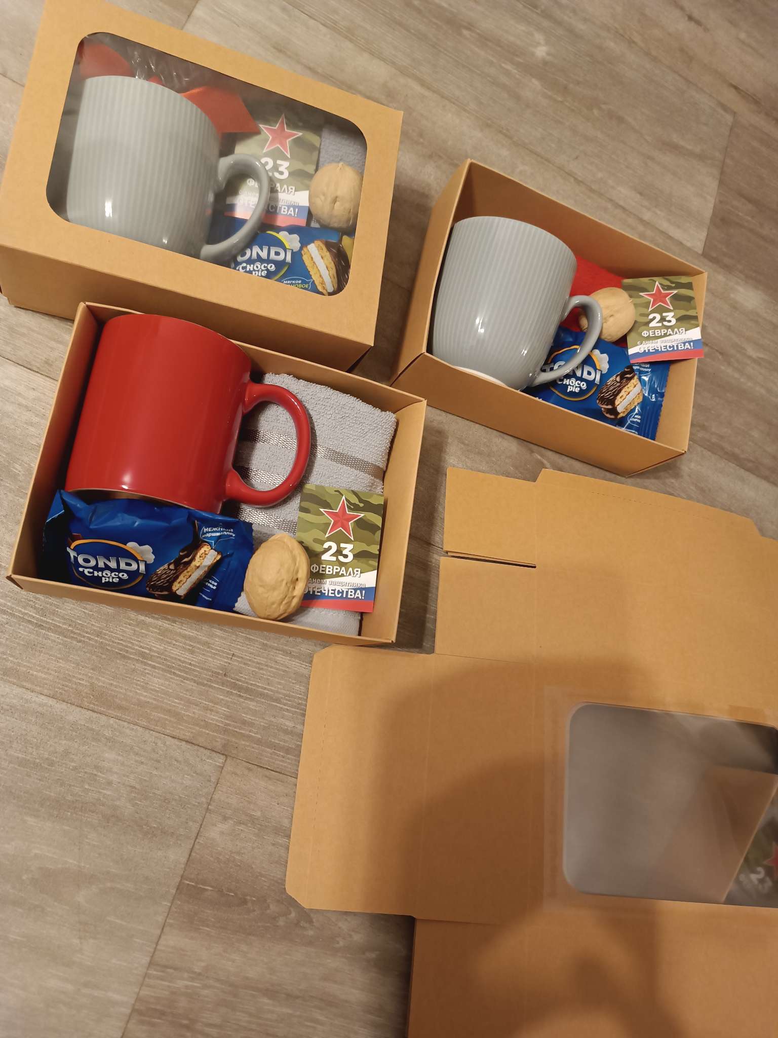 Фотография покупателя товара Коробка складная, крышка-дно, с окном, крафт, 25×25×7.5 см - Фото 2