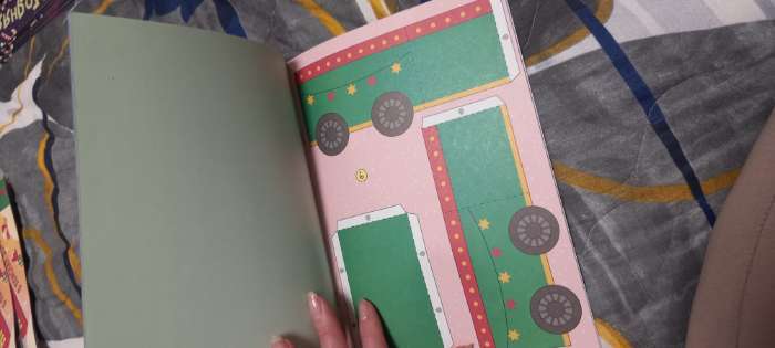 Фотография покупателя товара Книга-вырезалка «Новогодние поделки. Зимний хоровод», 20 стр. - Фото 7
