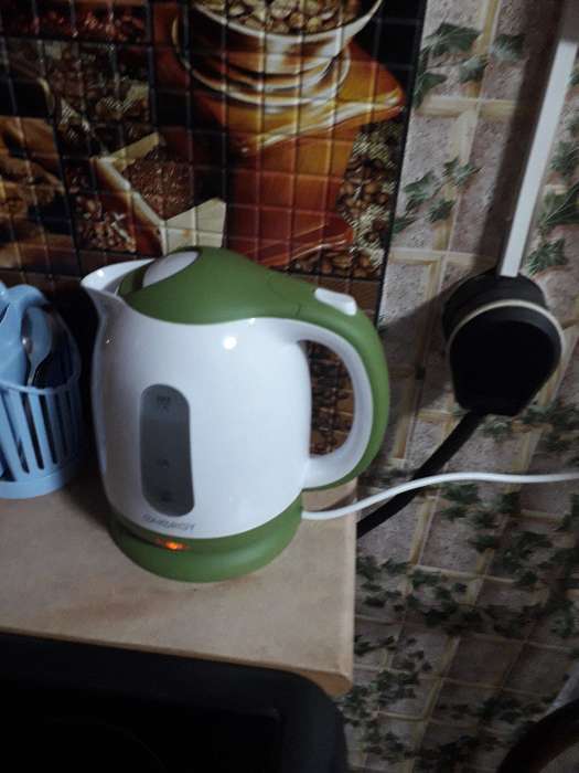Фотография покупателя товара Чайник электрический ENERGY E-293, пластик, 1.7 л, 2200 Вт, бело-зеленый - Фото 1