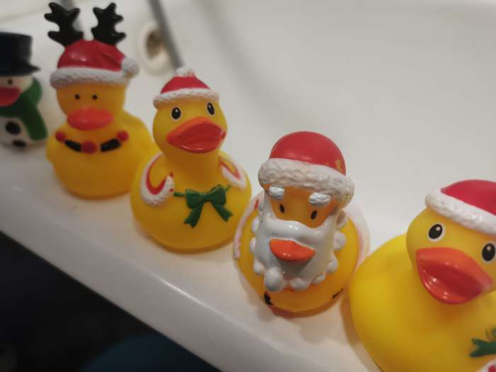 Фотография покупателя товара Игрушки для купания в ванной «Новогодние уточки», набор 5 шт. - Фото 2