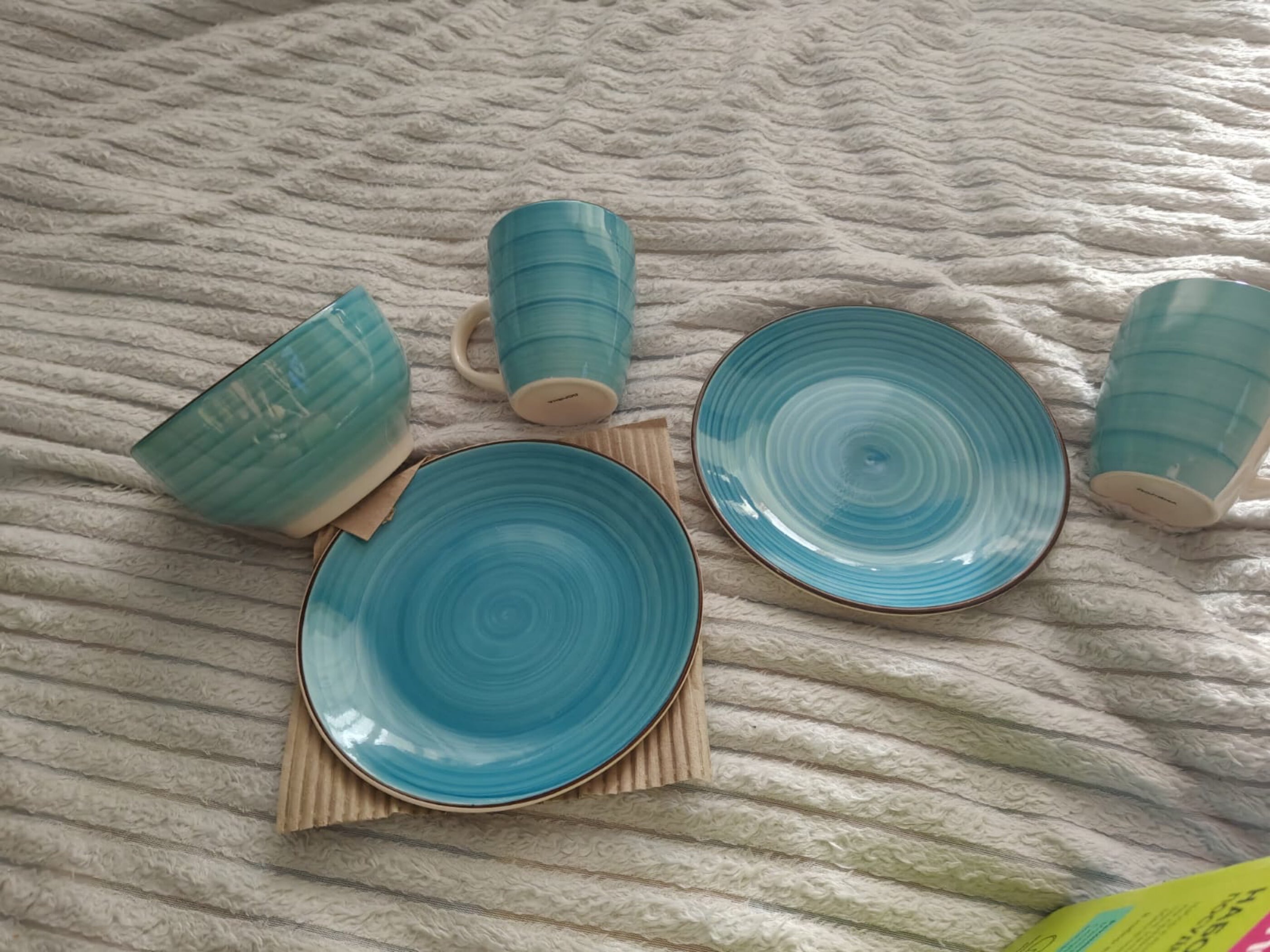 Фотография покупателя товара Набор посуды Доляна «Бриз», 6 предметов: кружка 360 мл, салатник 800 мл, тарелка d=19 см, керамика, голубой - Фото 1