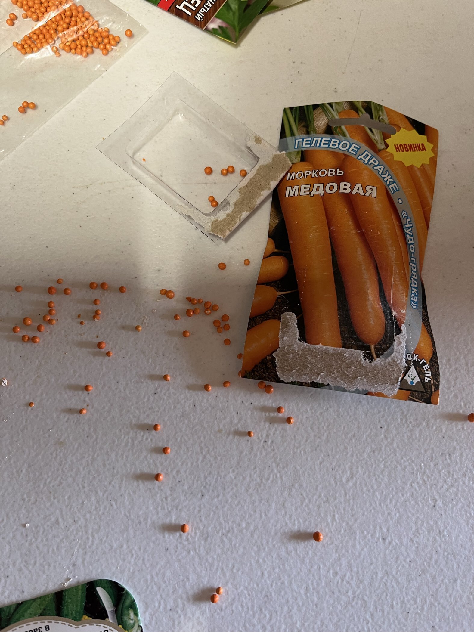 Фотография покупателя товара Семена Морковь «Ммедовая», гелевое драже, «Росток-гель» - Фото 1