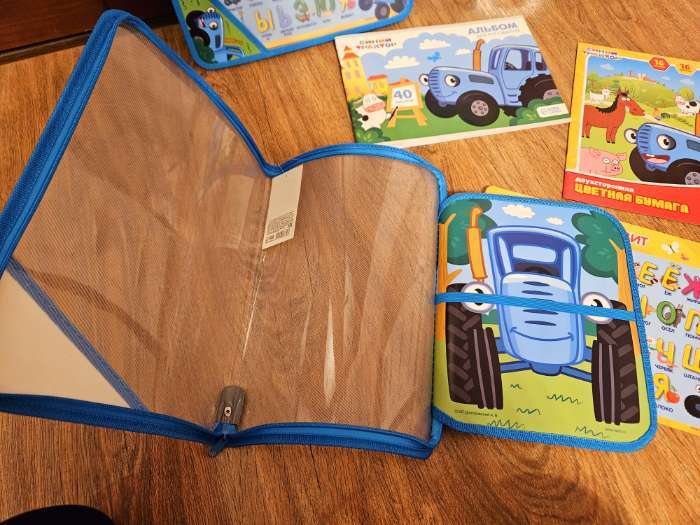 Фотография покупателя товара Канцелярский набор в папке, 5 предметов, «Синий трактор» - Фото 4