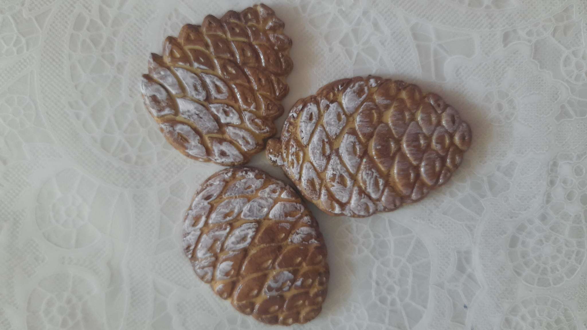 Фотография покупателя товара Силиконовый молд для творчества «Новогодние шишки», 8 х 8 см - Фото 2