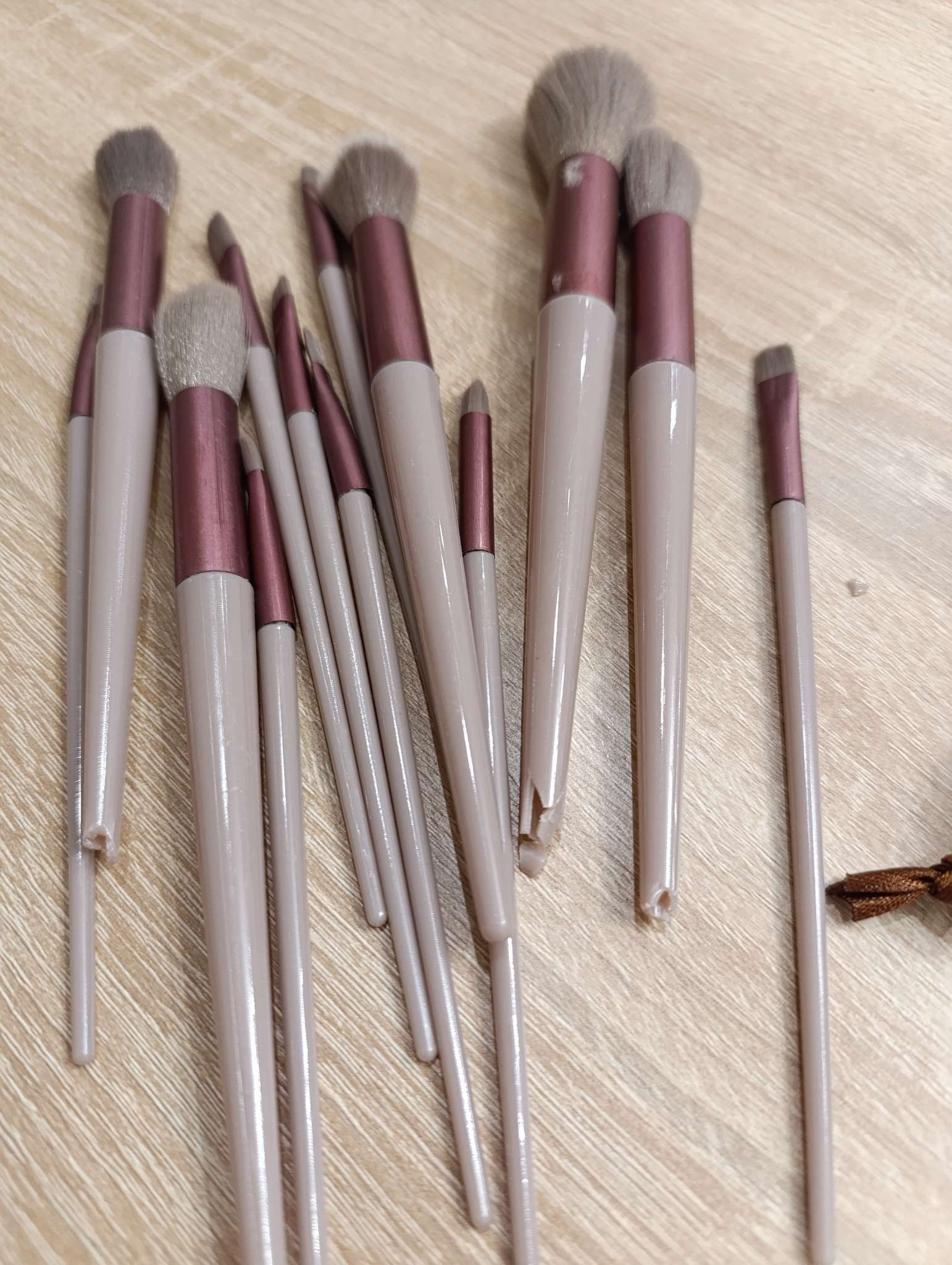 Фотография покупателя товара Набор кистей для макияжа PASTEL BLUSH, 13 шт., 10/22 (±1) см, сиреневый - Фото 2