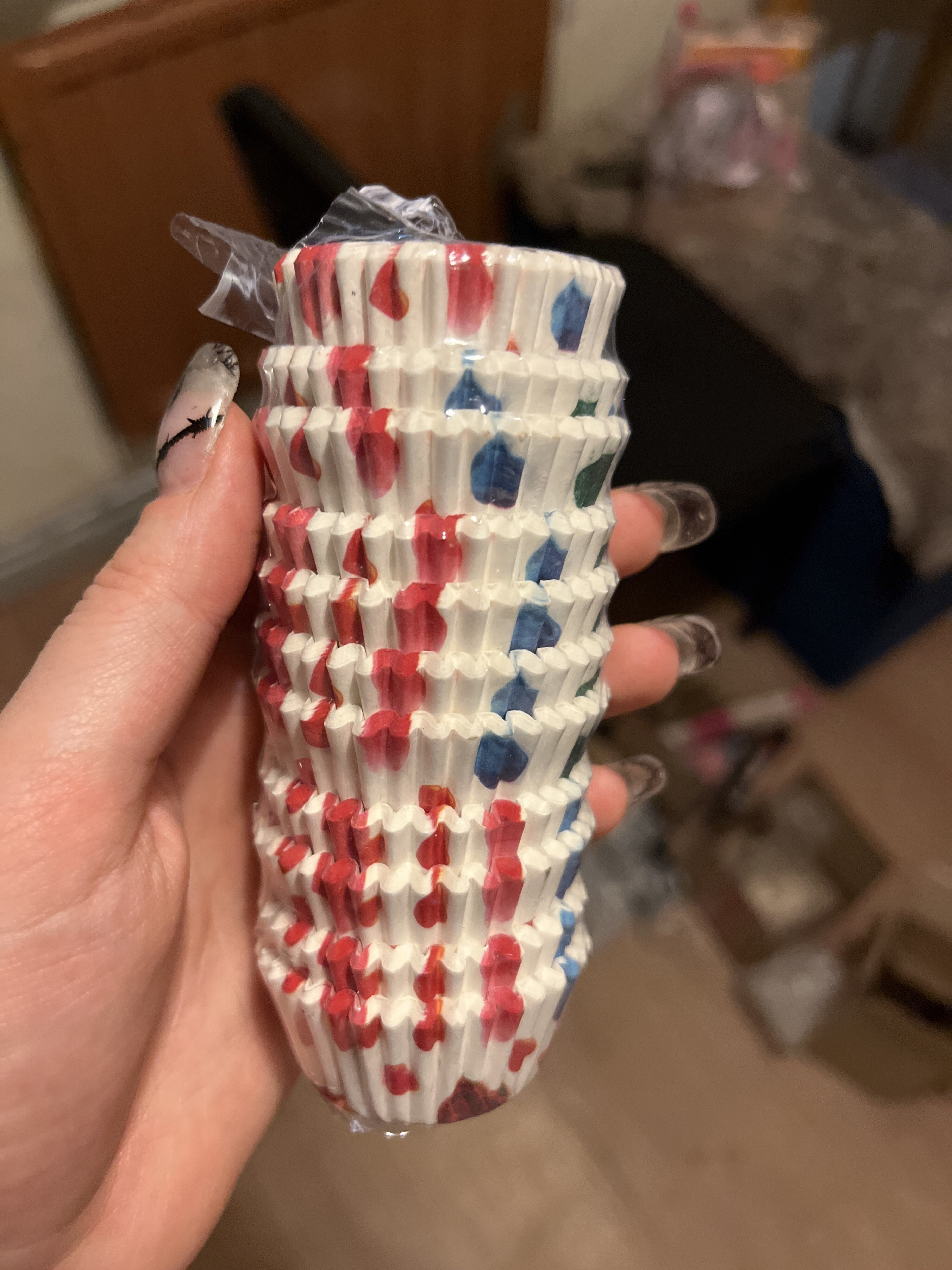 Фотография покупателя товара Форма для выпечки кексов бумажная UPAK LAND «Сердца», 3.5×2 см, одноразовая, белая - Фото 1