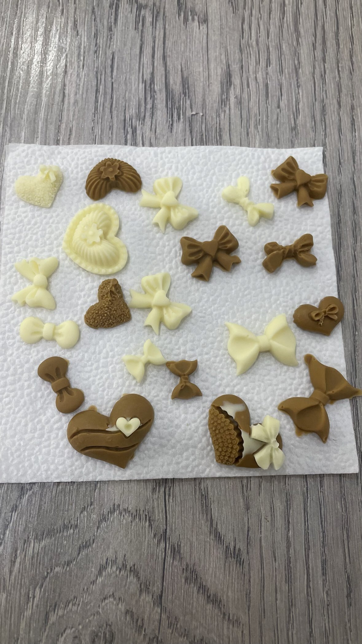 Фотография покупателя товара Молд для заливки Доляна «Бант», силикон, d=8.5 см, розовый - Фото 3