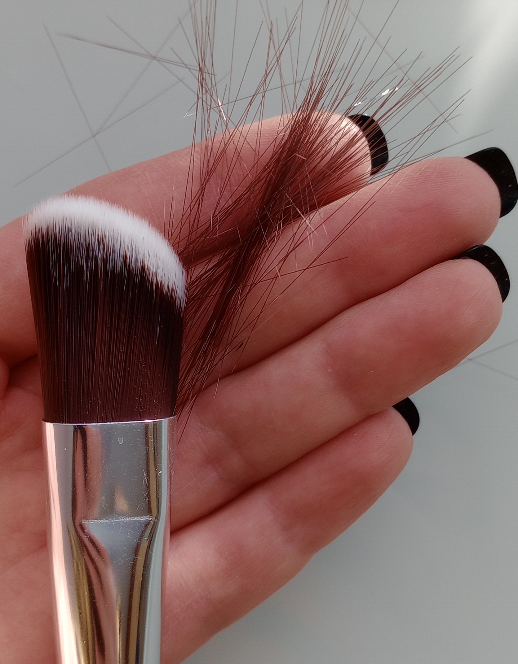 Фотография покупателя товара Кисть для макияжа Brush GRAPHITE, 17.5 (±1) см, тёмно-серая - Фото 7