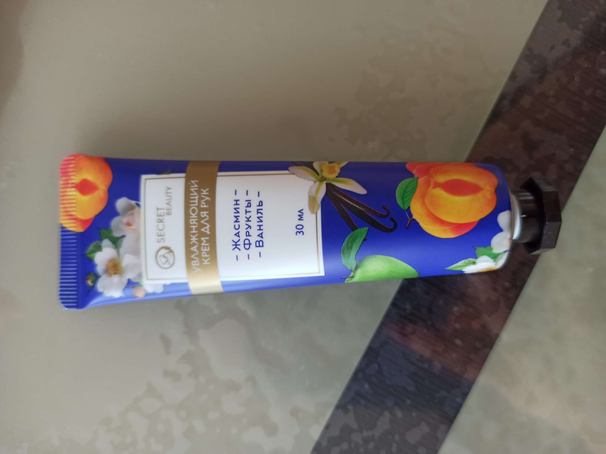 Фотография покупателя товара Крем для рук «Ирис, роза, лайм» увлажняющий, 30 мл, МИКС - Фото 3