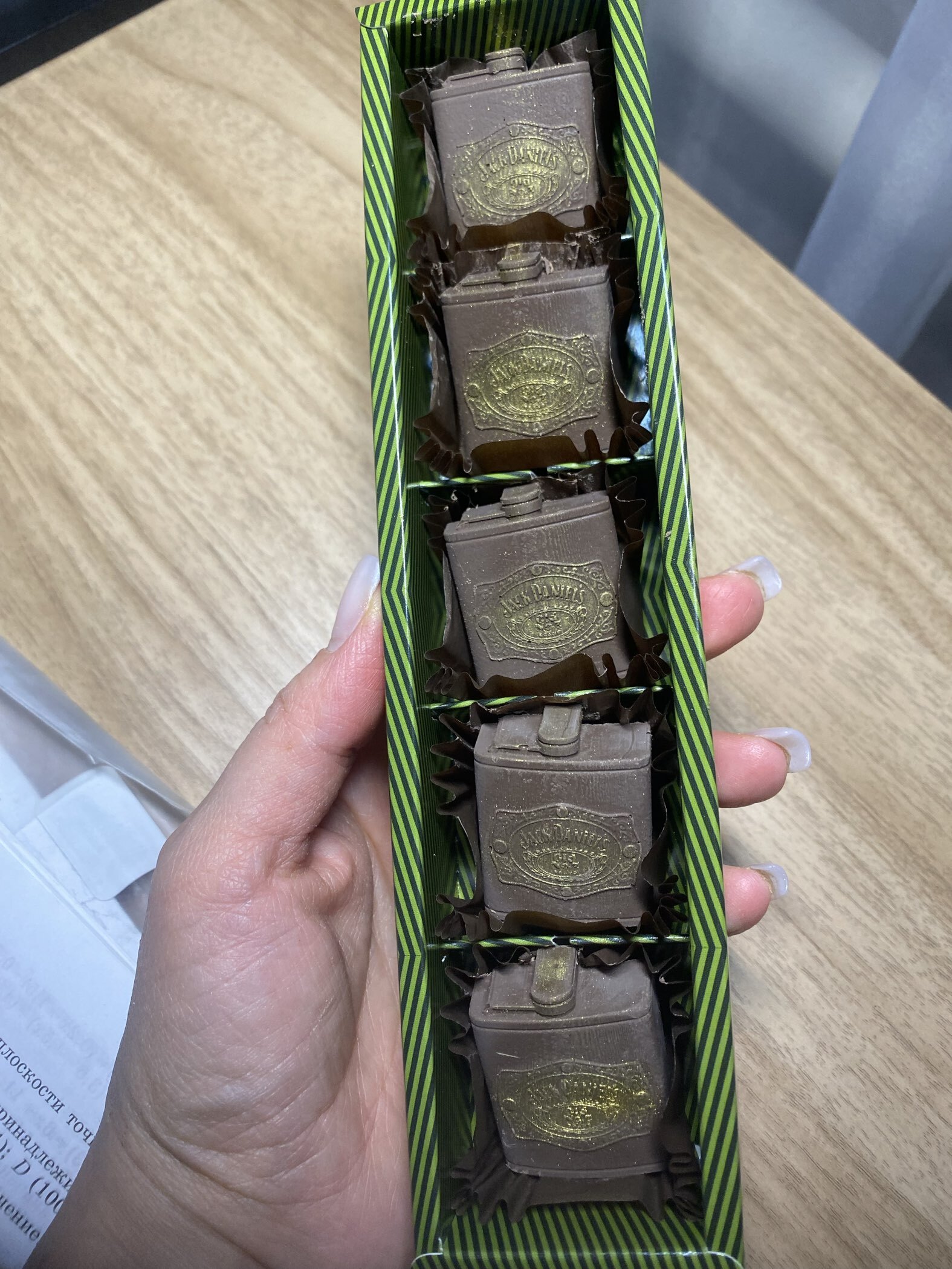 Фотография покупателя товара Коробка для 5 конфет с обечайкой, с окном «23 Февраля», 21×5×3.3 см - Фото 2