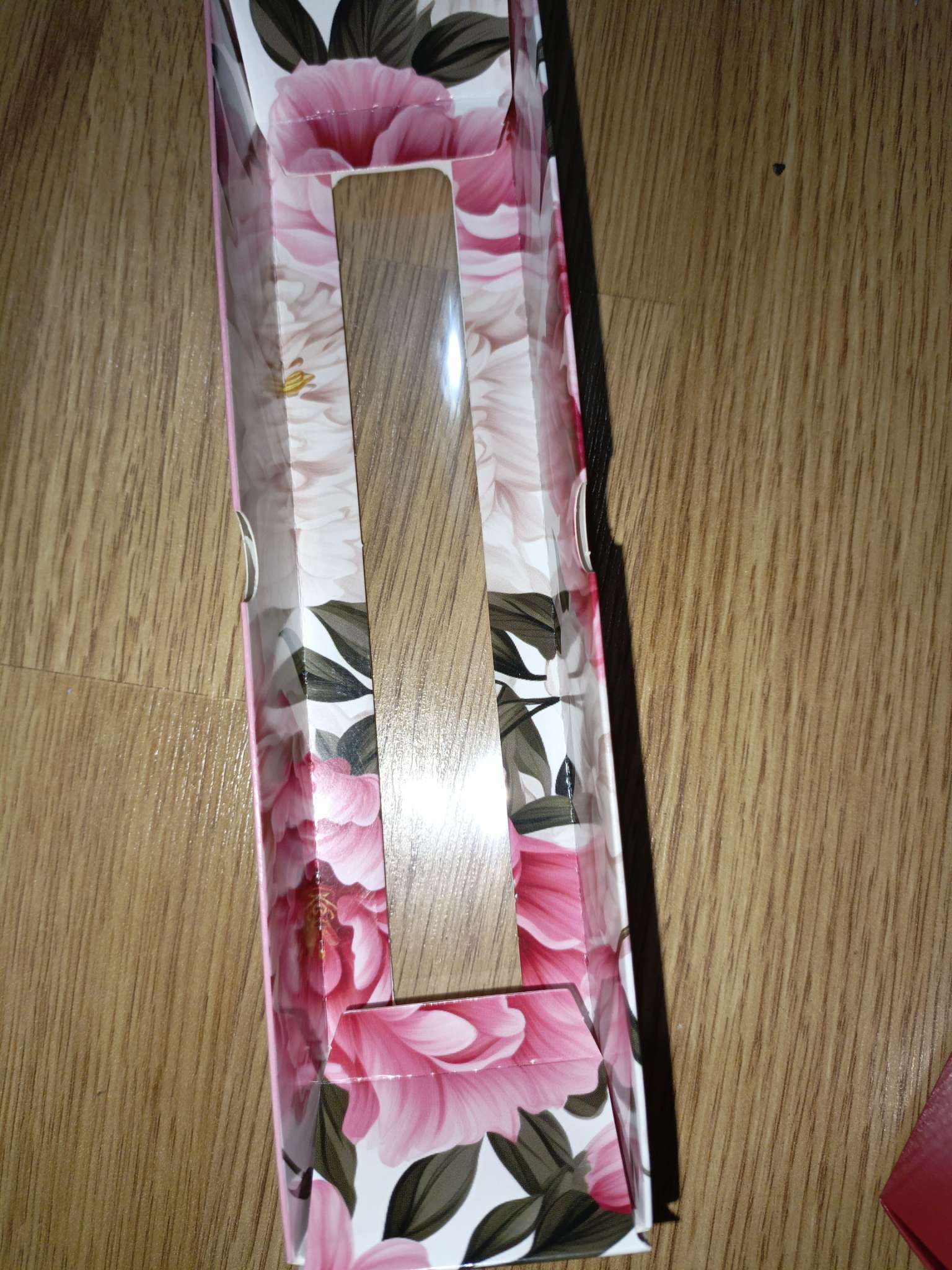 Фотография покупателя товара Коробка для 5 конфет с обечайкой, с окном «Презент», 21×5×3.3 см - Фото 4