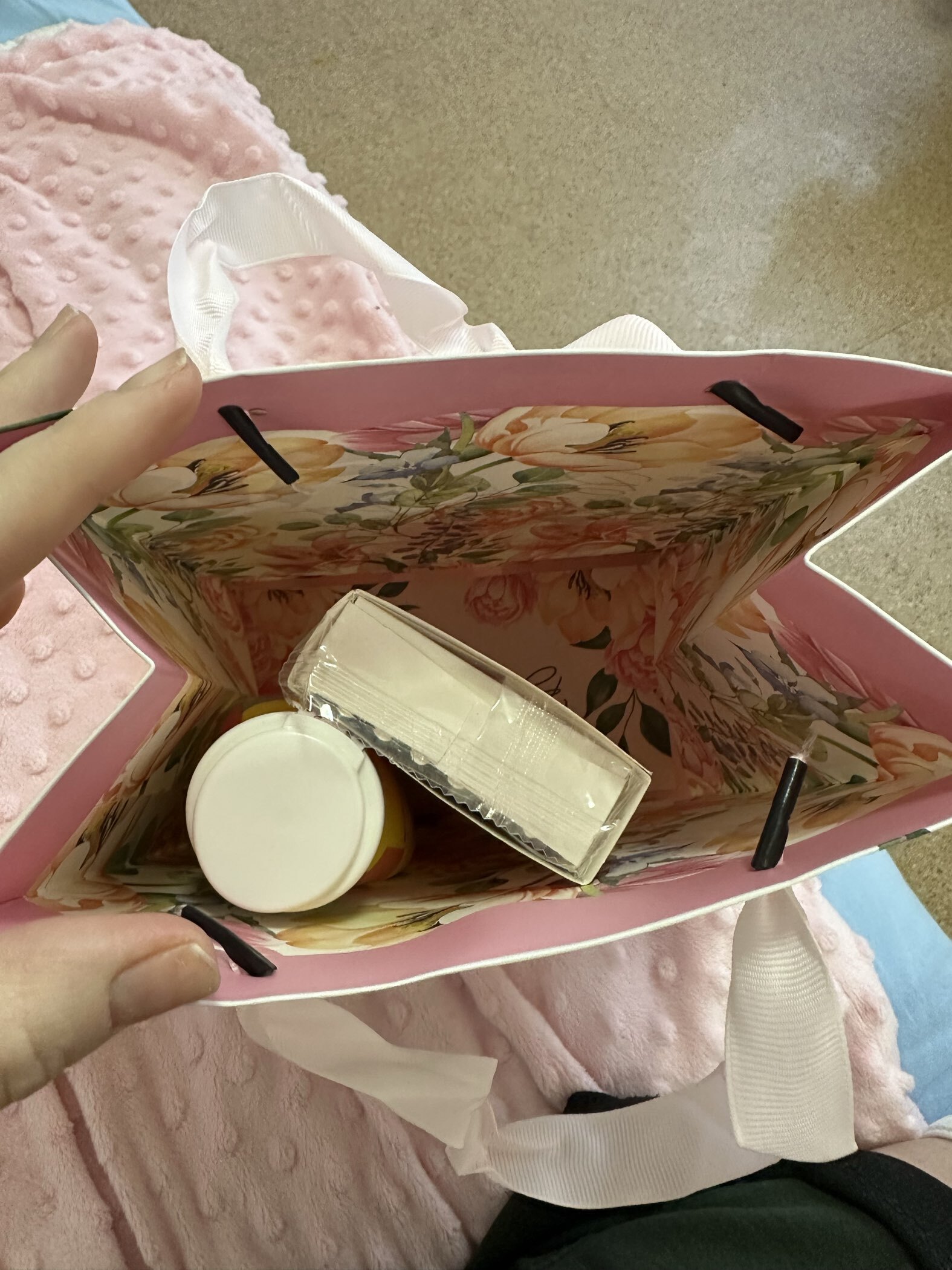 Фотография покупателя товара Пакет ламинированный двухсторонний «Для тебя», MS 18×23×10 см - Фото 6