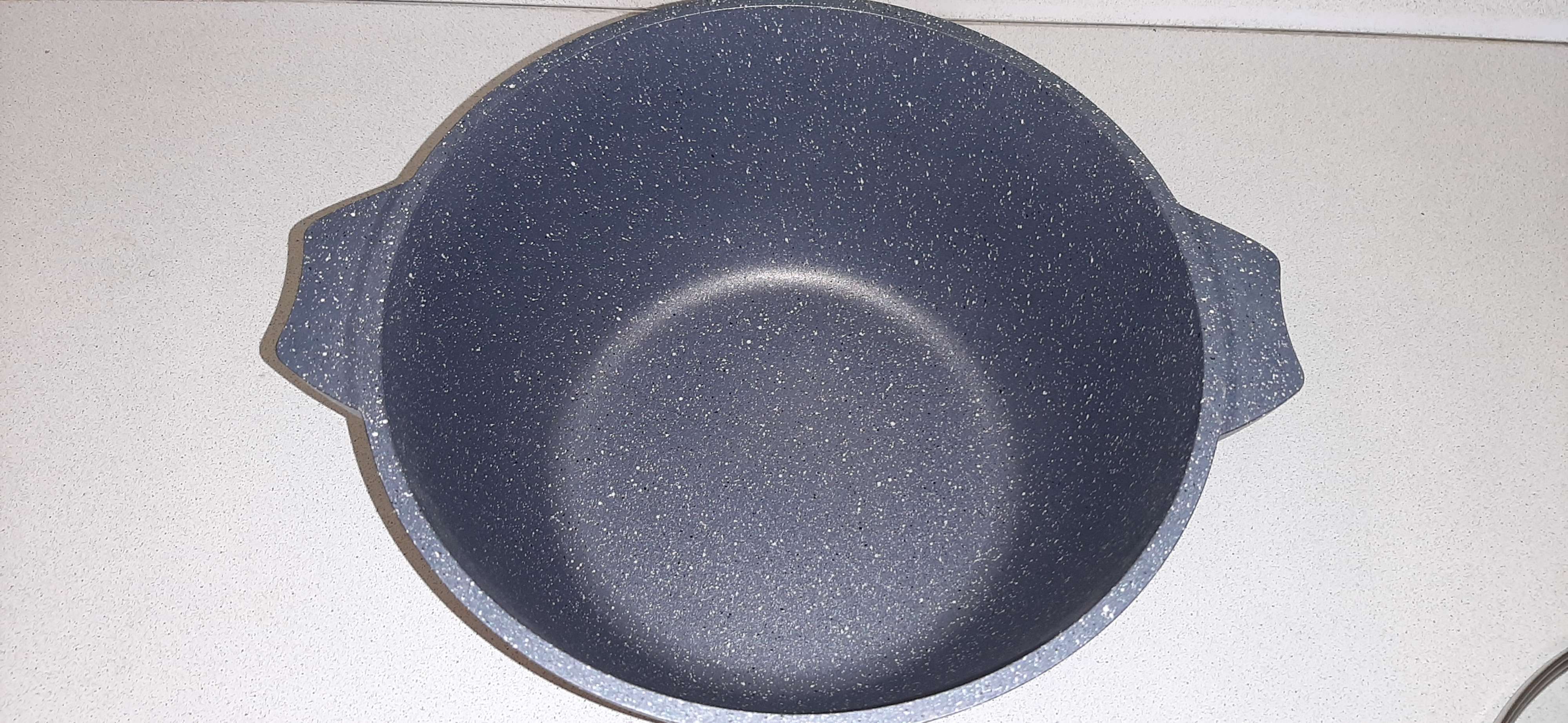 Фотография покупателя товара Кастрюля «Гранит», 5 л, стеклянная крышка, антипригарное покрытие, цвет чёрный - Фото 1