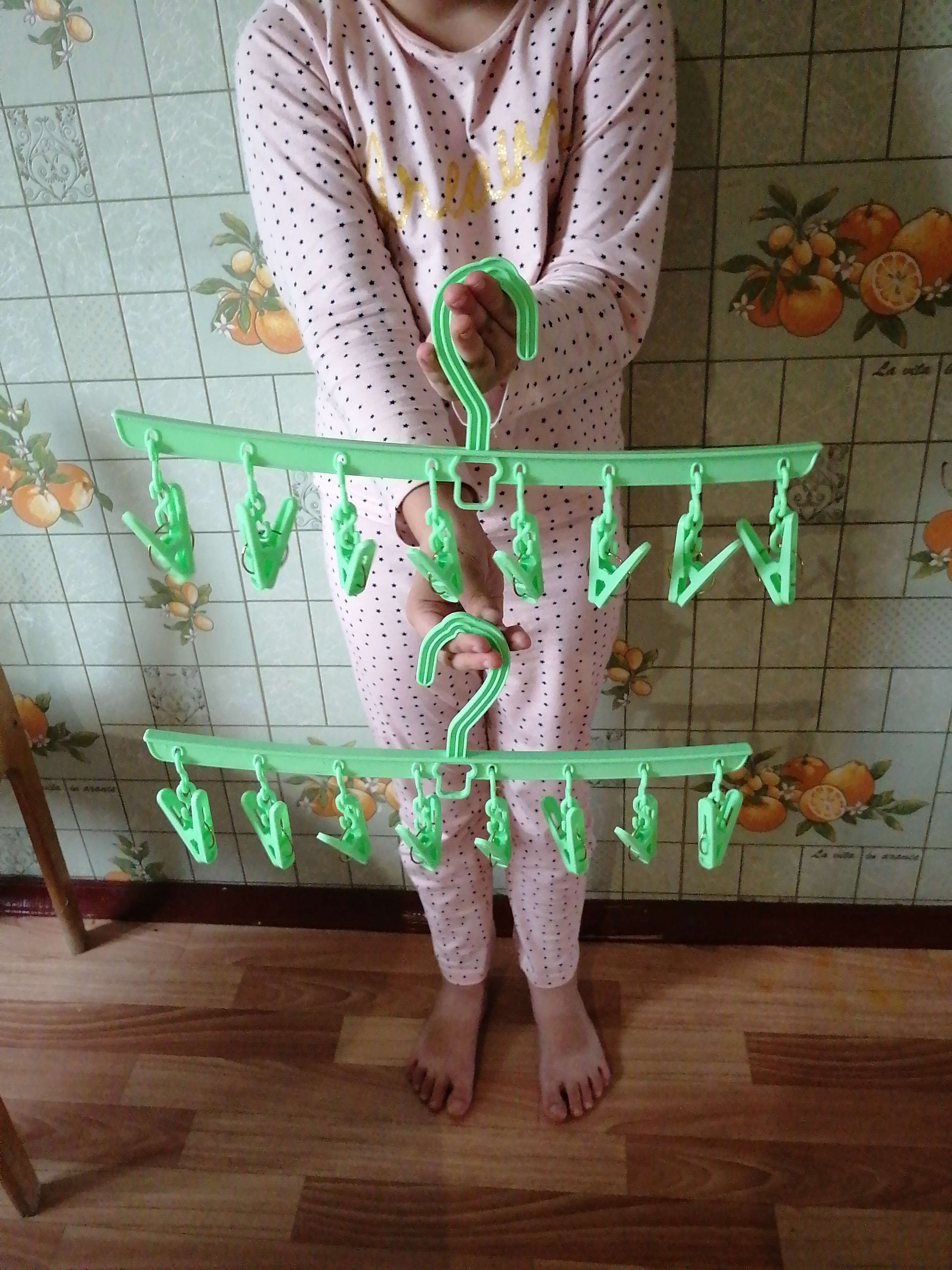 Фотография покупателя товара Сушилка для белья подвесная Доляна, 8 прищепок, 29 см, цвет МИКС