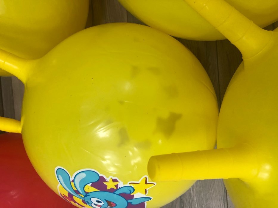 Фотография покупателя товара Мяч прыгун Смешарики «Крош», с рожками, d=45 см, 350 г, цвет МИКС - Фото 3