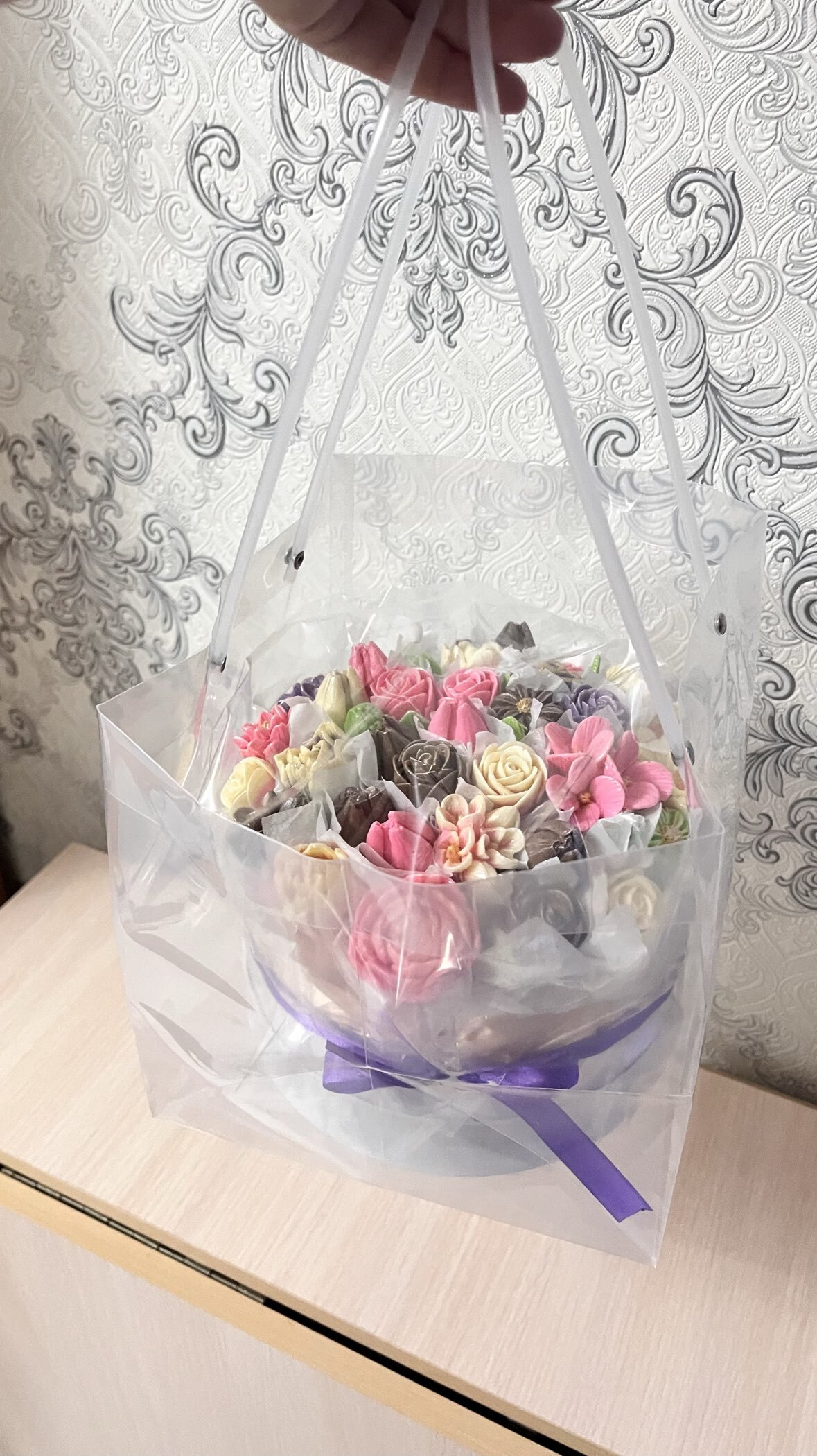 Фотография покупателя товара Пакет подарочный с квадратным дном, прозрачный, 31×30×31 см - Фото 6